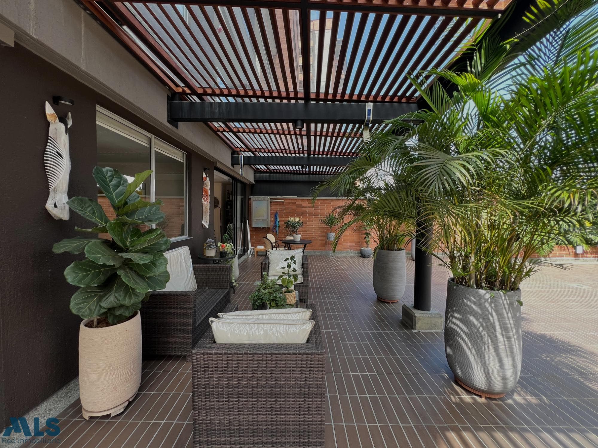 Apartamento en venta en Linares, Poblado, Medellín — foto 1 de 48