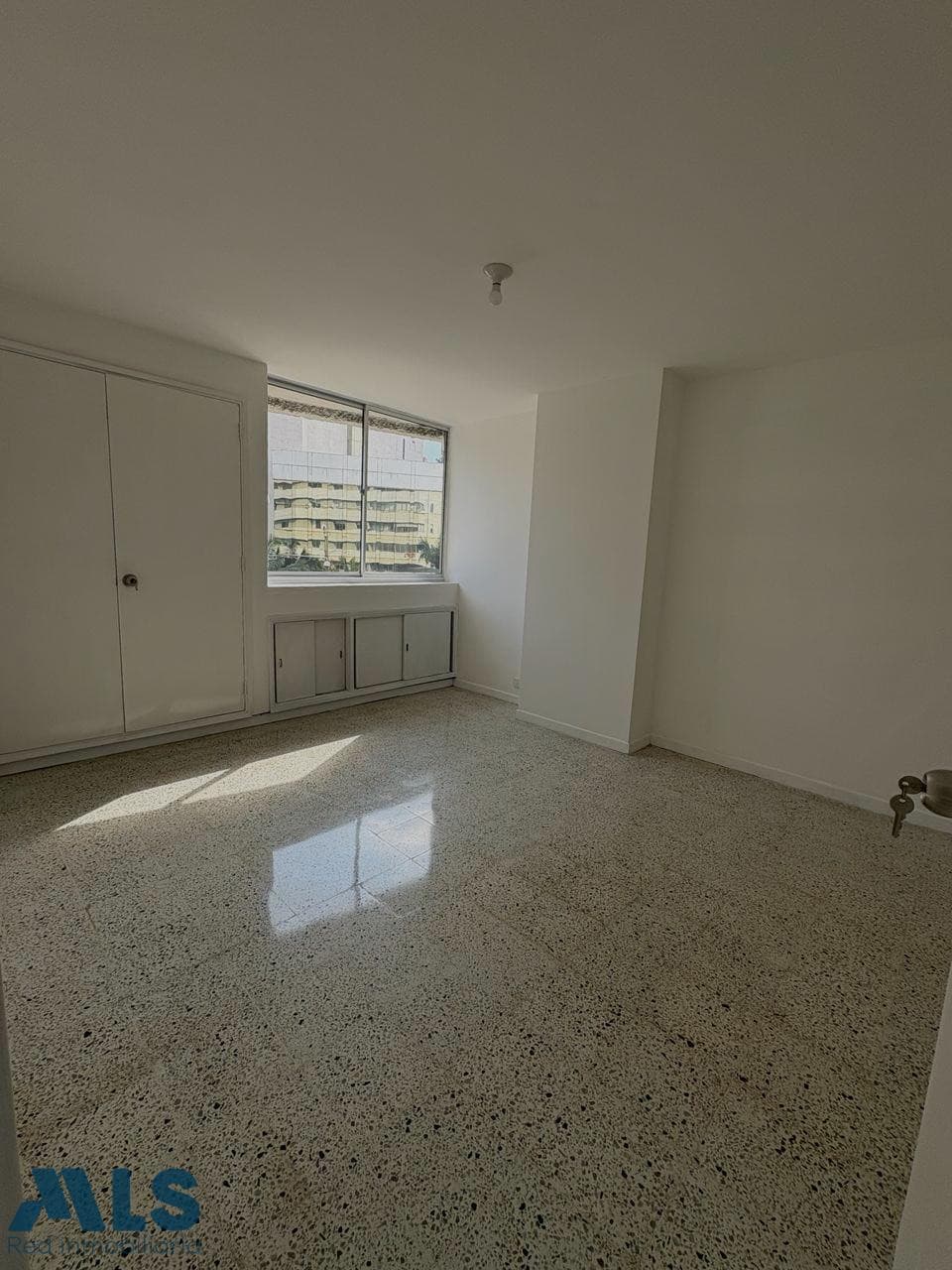 Apartamento en venta en Milla de Oro, Poblado, Medellín — foto 1 de 8