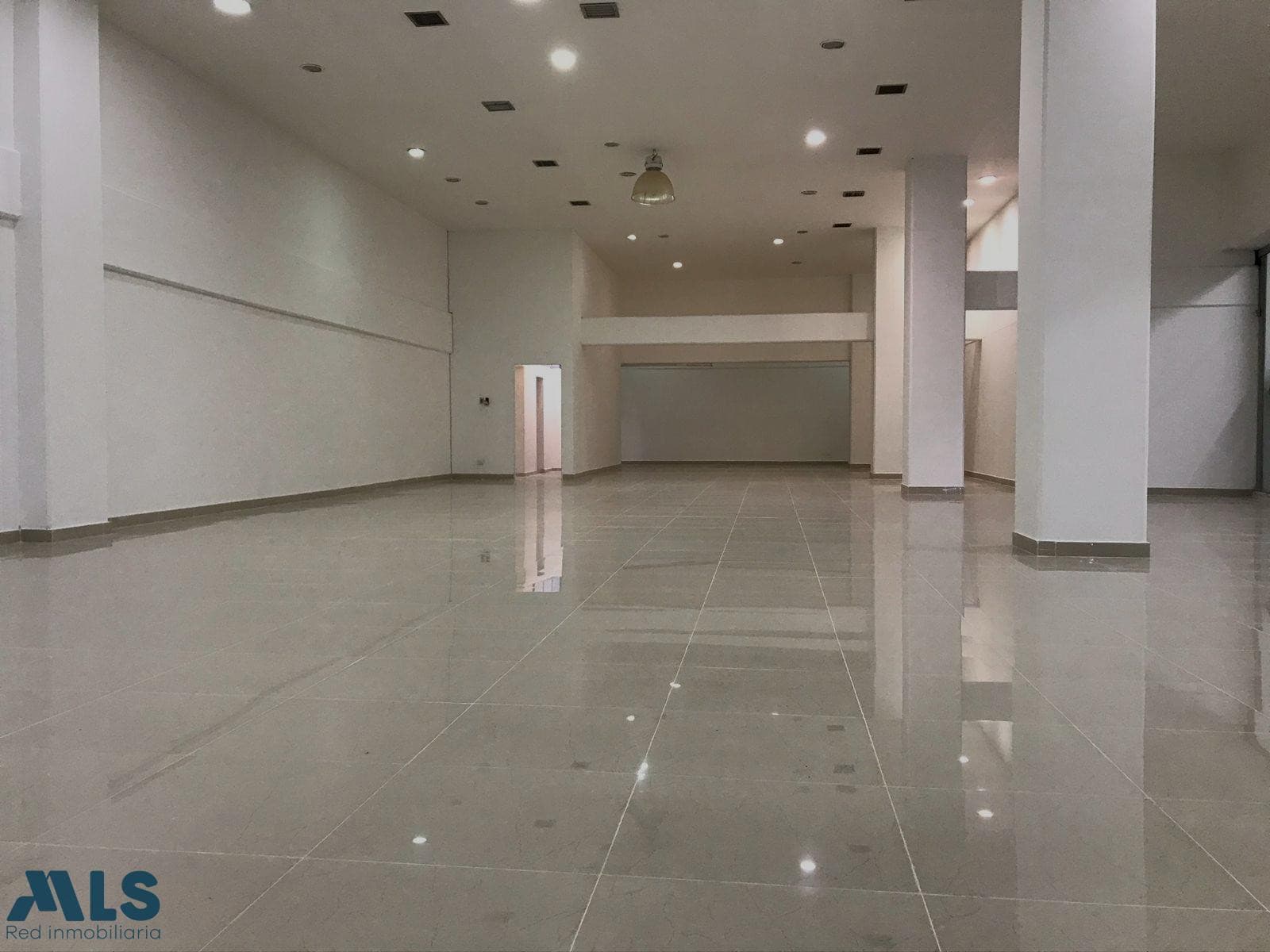 Local Comercial en venta en Barrio Colombia, Poblado, Medellín — foto 1 de 17