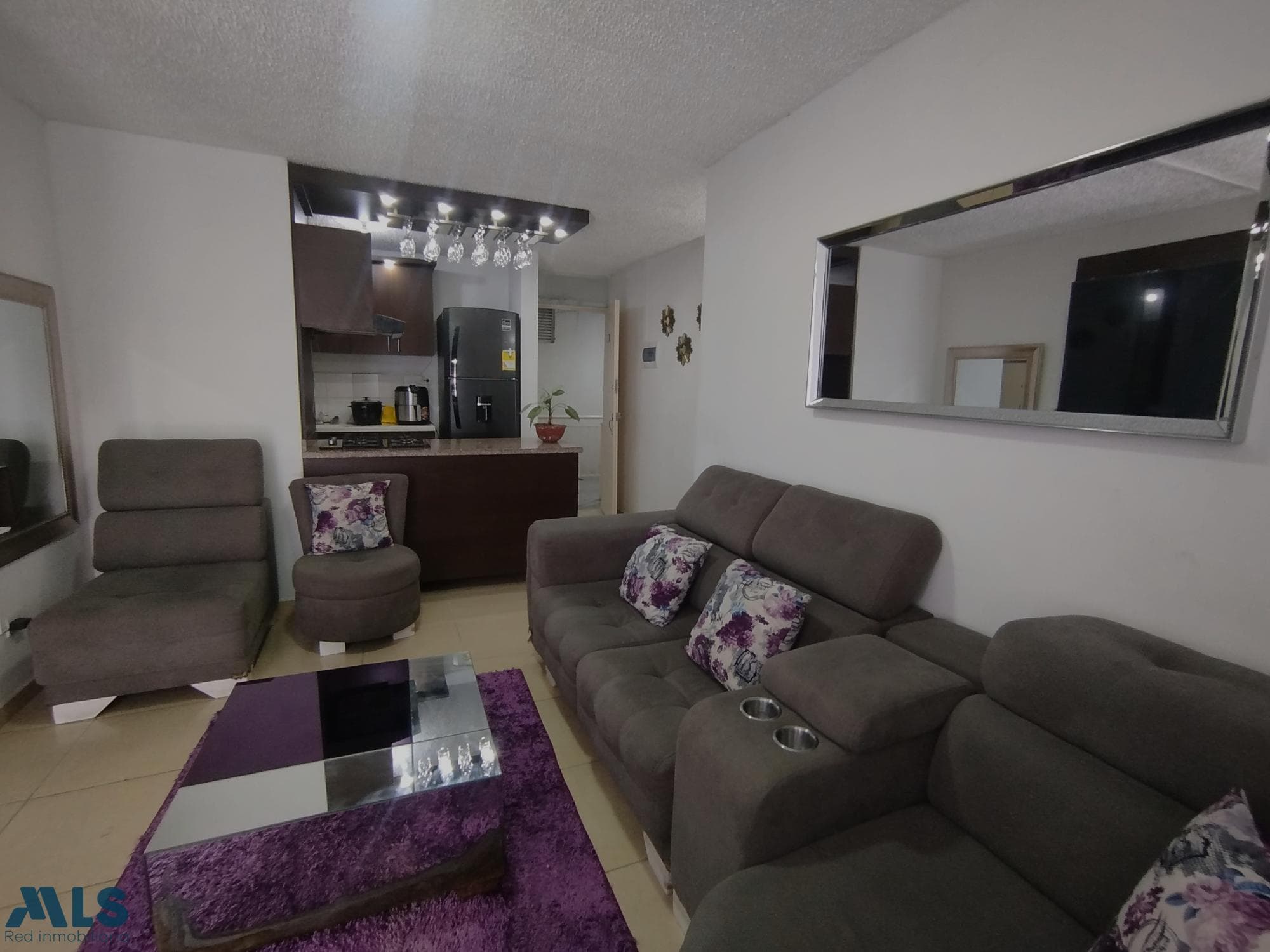 Apartamento en venta en Las Violetas, Otras Zonas, Pereira — foto 1 de 17