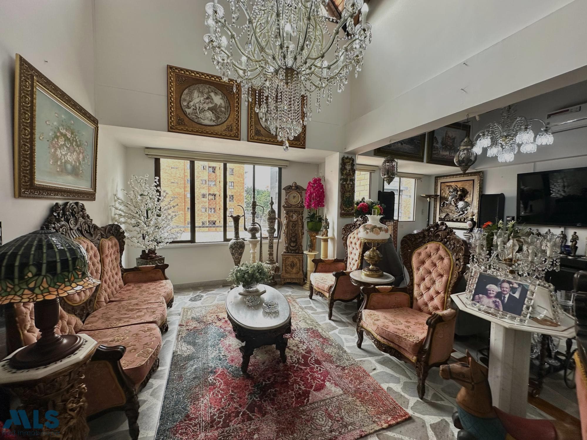 Apartamento en venta en Laureles, Medellín — foto 1 de 29