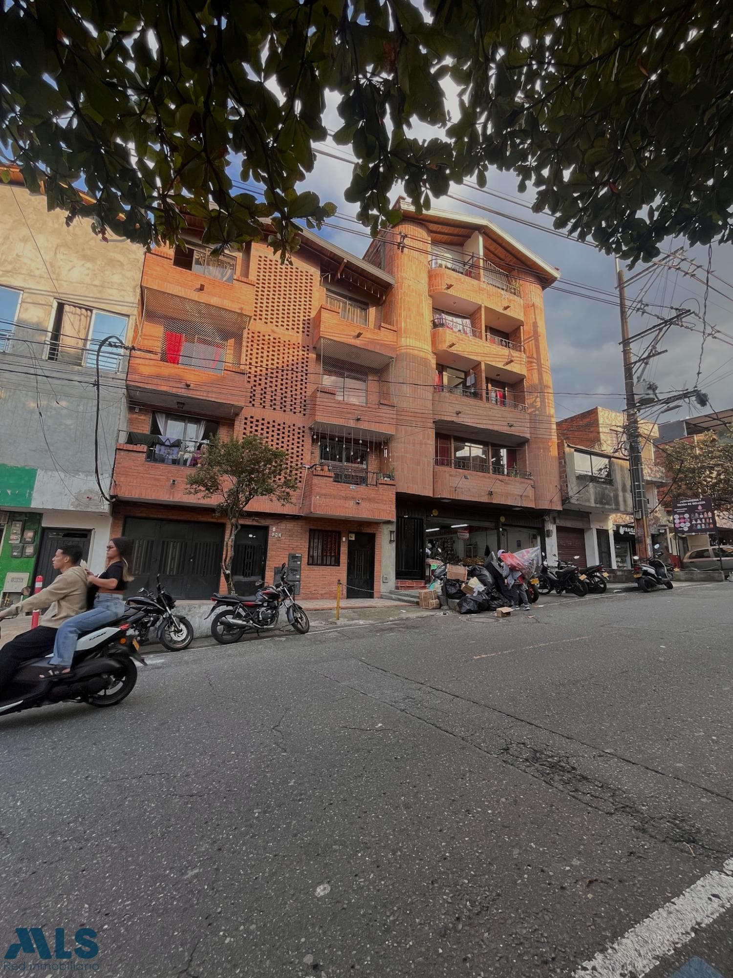 Casa en venta en Aranjuez, Centro, Medellín — foto 1 de 12