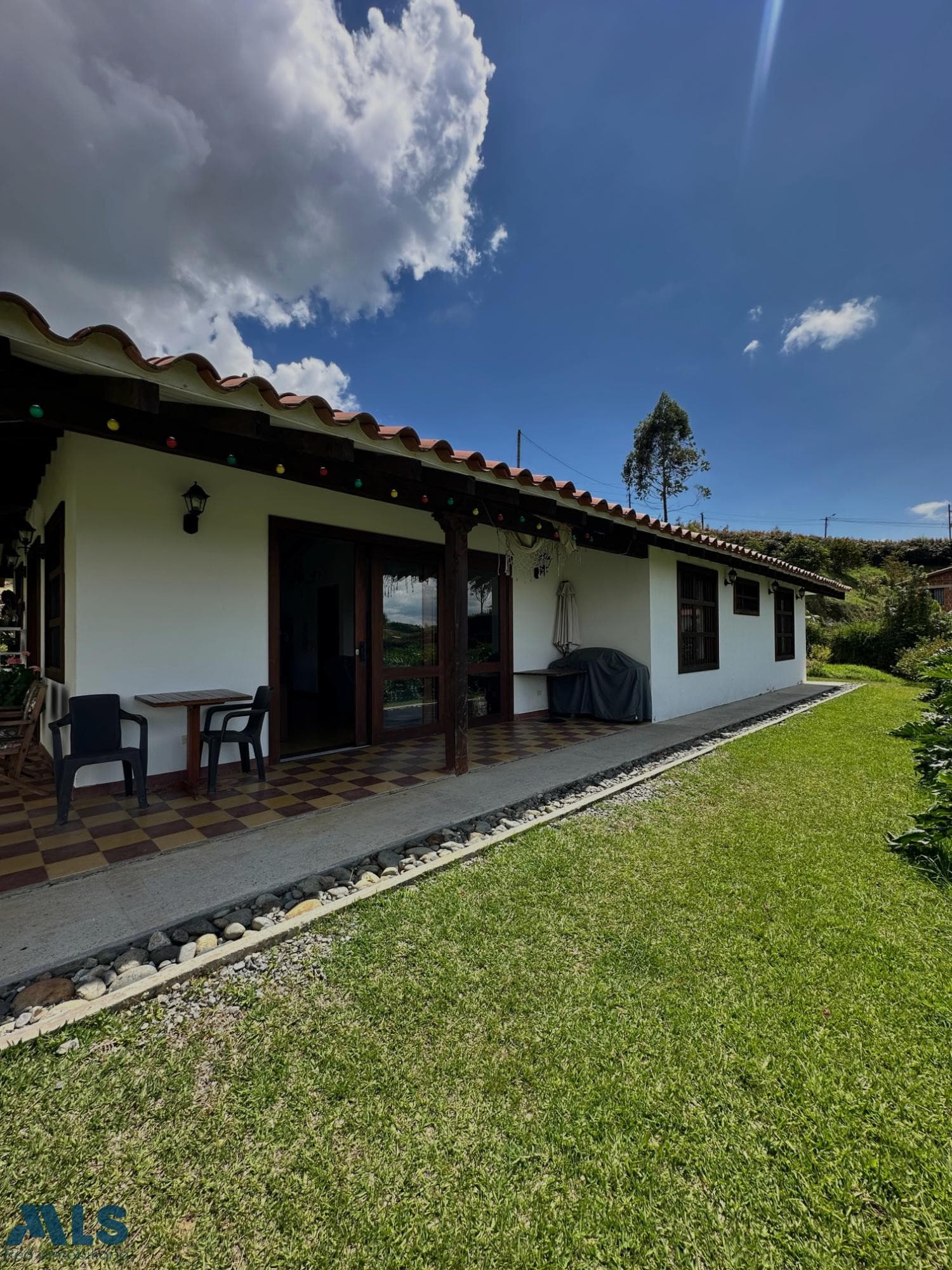 Casa en venta en Urbano, Oriente Antioqueño, Marinilla — foto 1 de 46