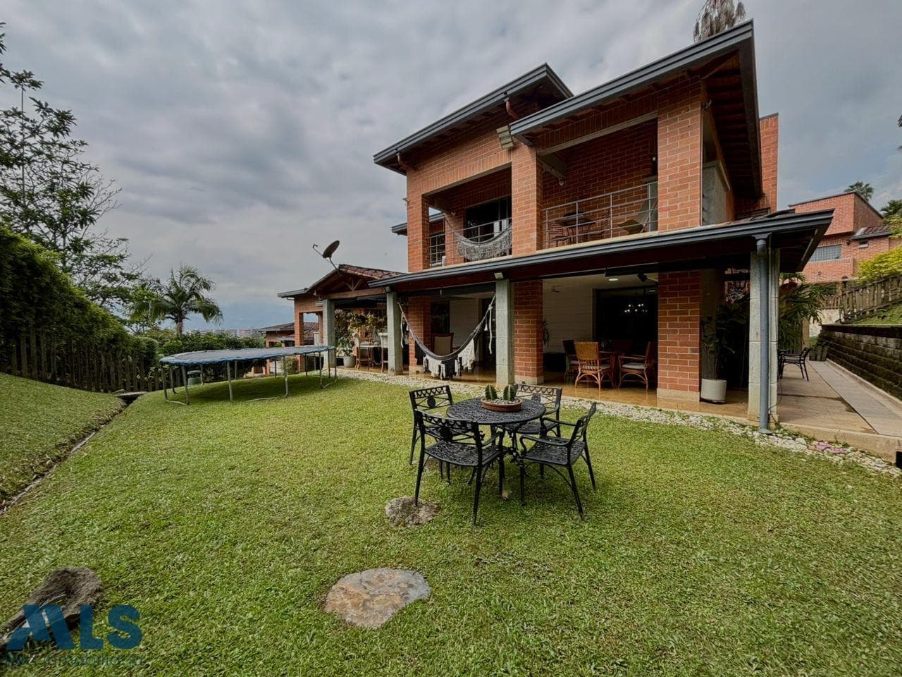 Casa en venta en La Sebastiana, Aburra Sur, Envigado — foto 1 de 33
