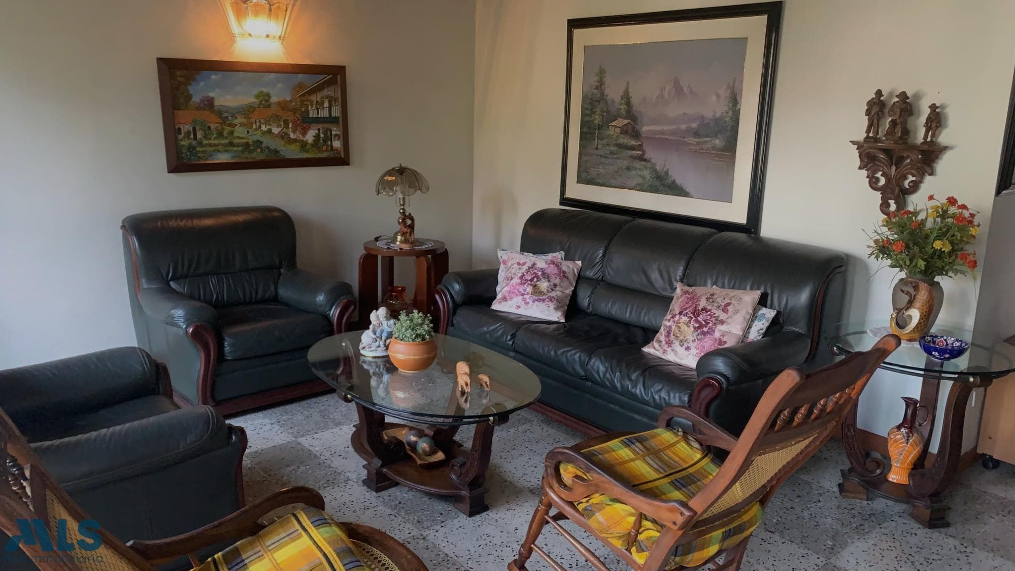 Casa en venta en Los Pinos, Occidente, Medellín — foto 1 de 14