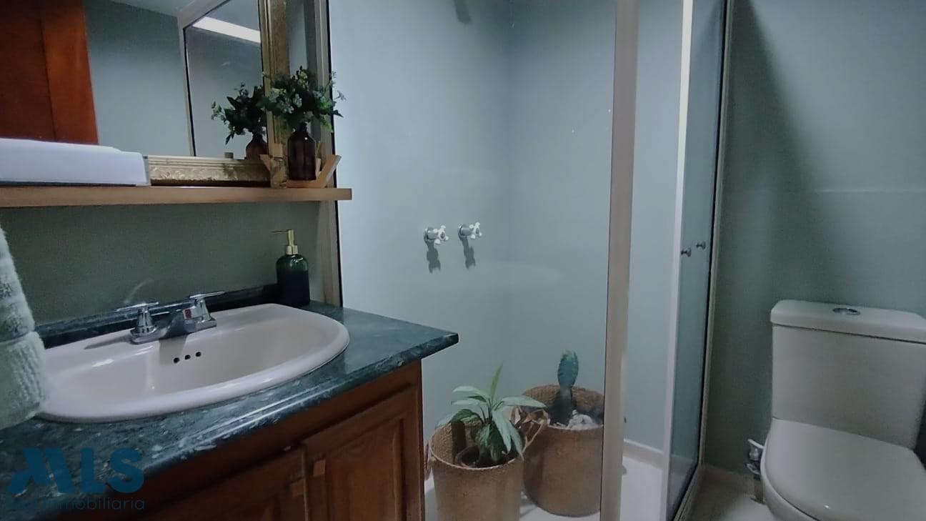 Casa en venta en La Concha, Poblado, Medellín — foto 1 de 19