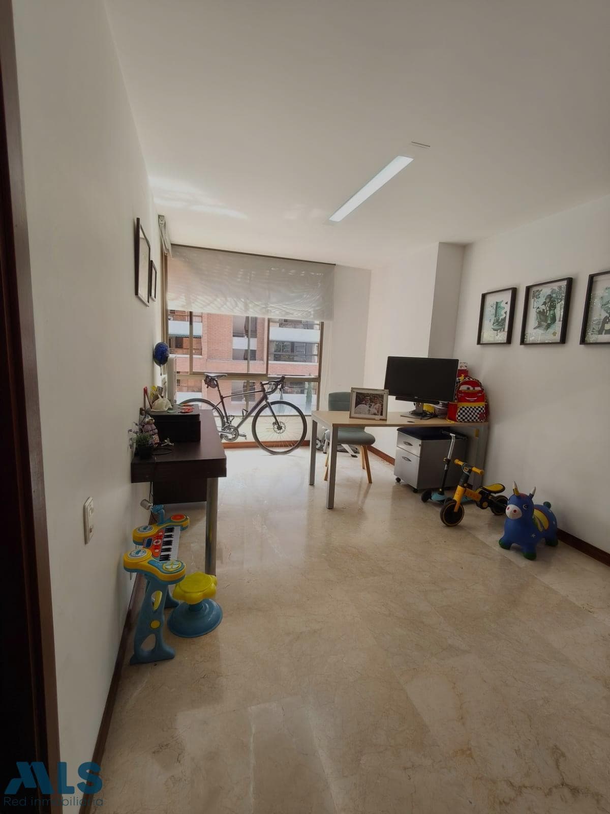 Apartamento en venta en Milla De Oro, Poblado, Medellín — foto 1 de 34