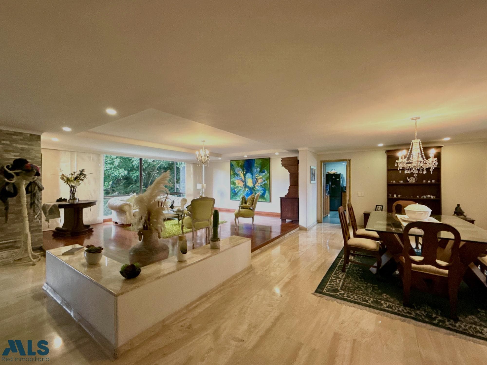 Apartamento en venta en El Campestre, Poblado, Medellín — foto 1 de 15