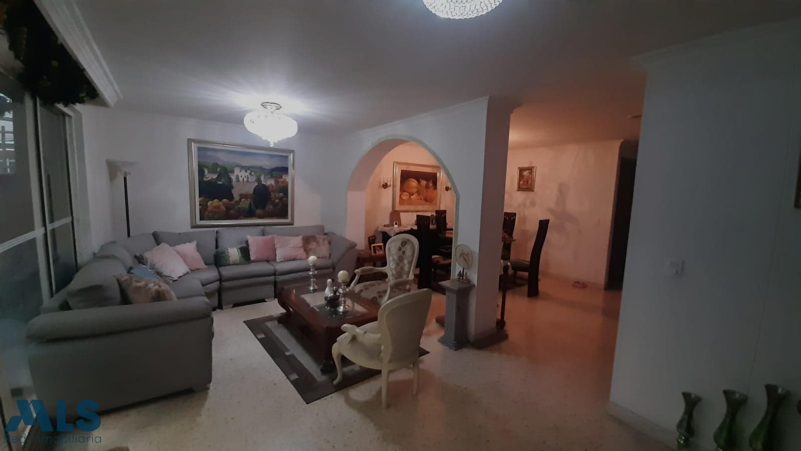 Casa en venta en Castropol, Poblado, Medellín — foto 1 de 18
