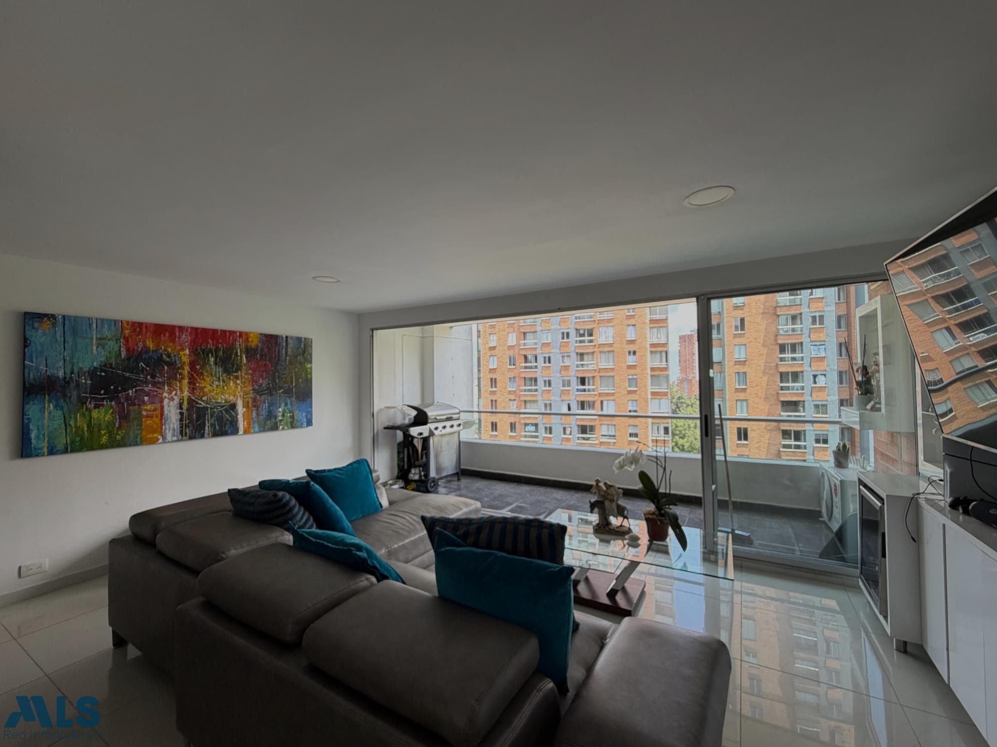 Apartamento en venta en Castropol, Poblado, Medellín — foto 1 de 21