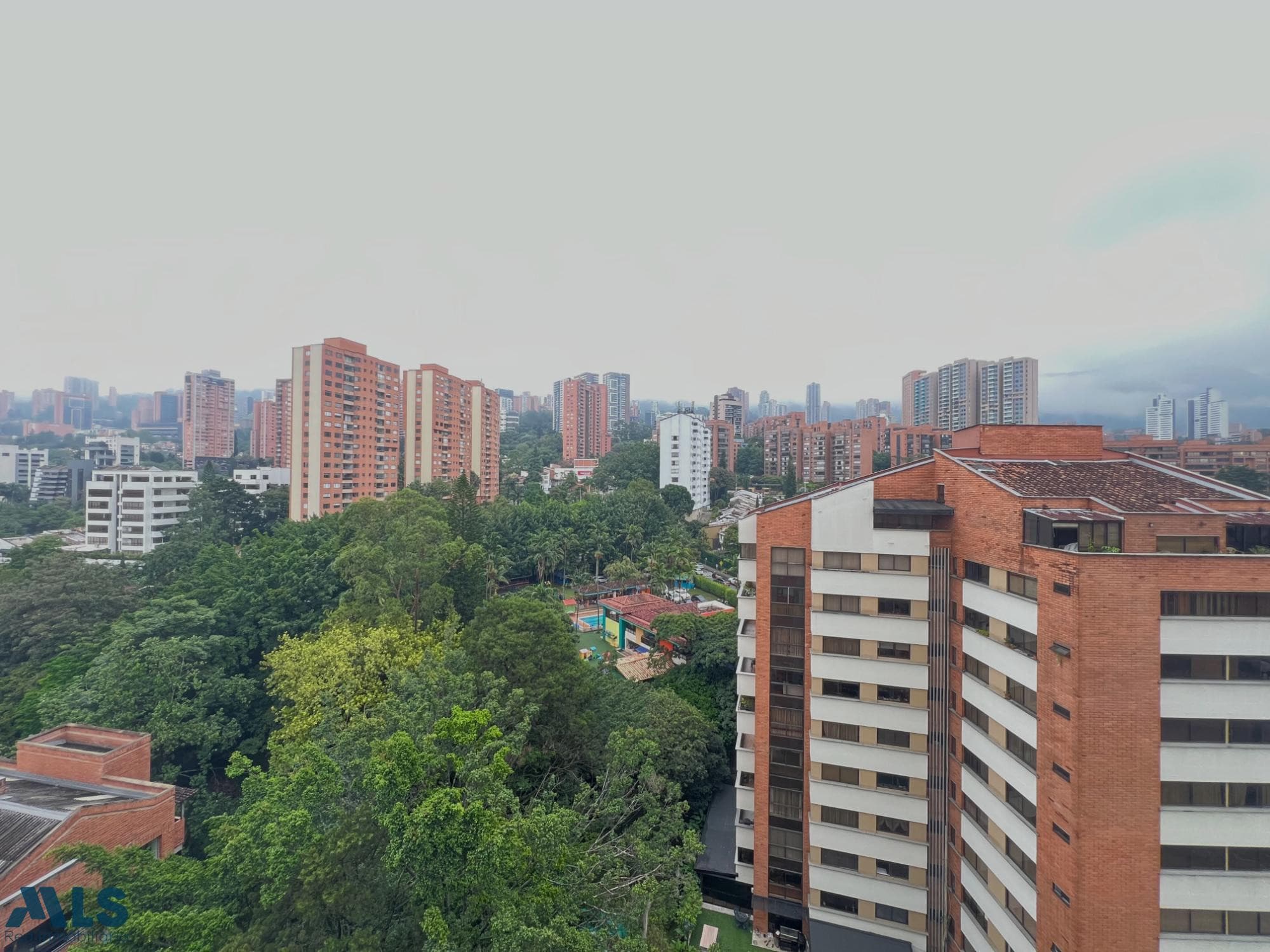 Apartamento en venta en Los Balsos Nº 1, Poblado, Medellín — foto 1 de 22