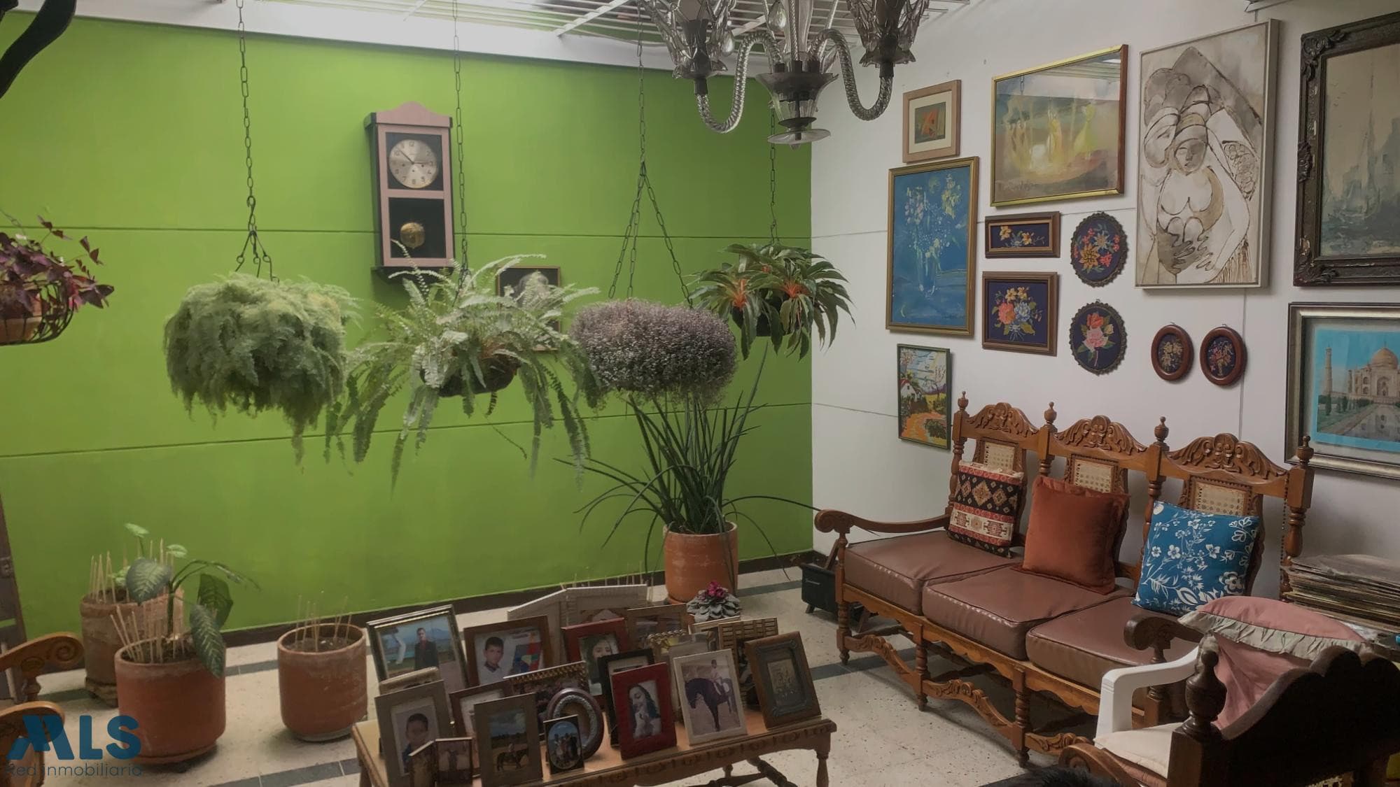Casa en venta en Los Pinos, Occidente, Medellín — foto 1 de 15