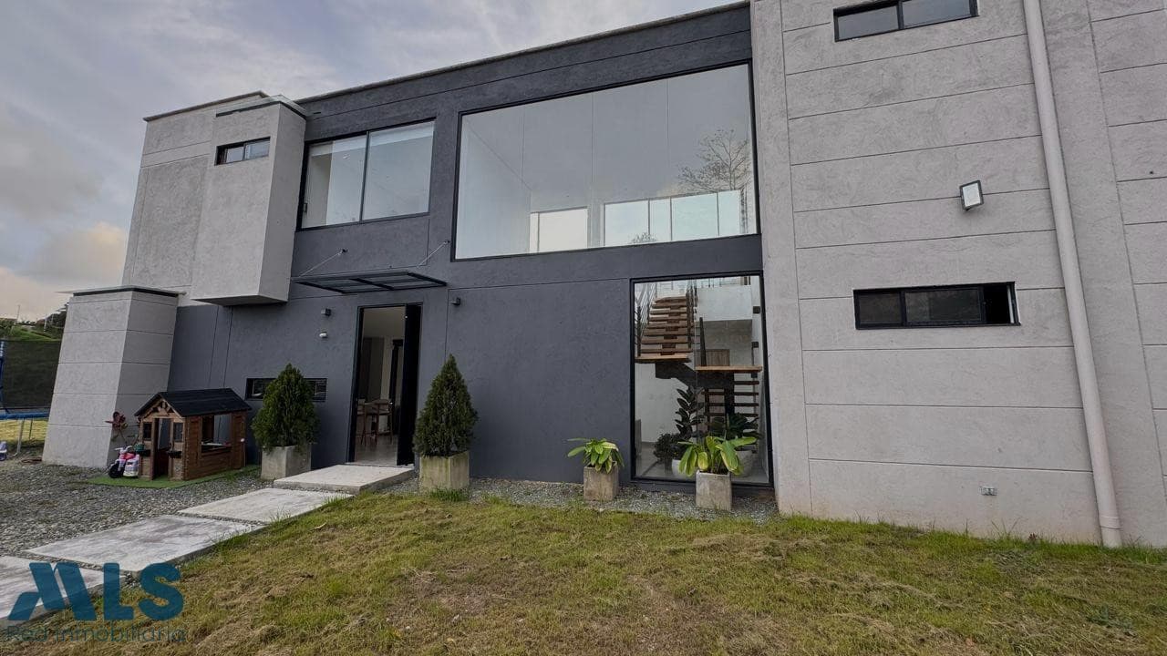 Casa en venta en Chaparral, Oriente Antioqueño, San Vicente — foto 1 de 44