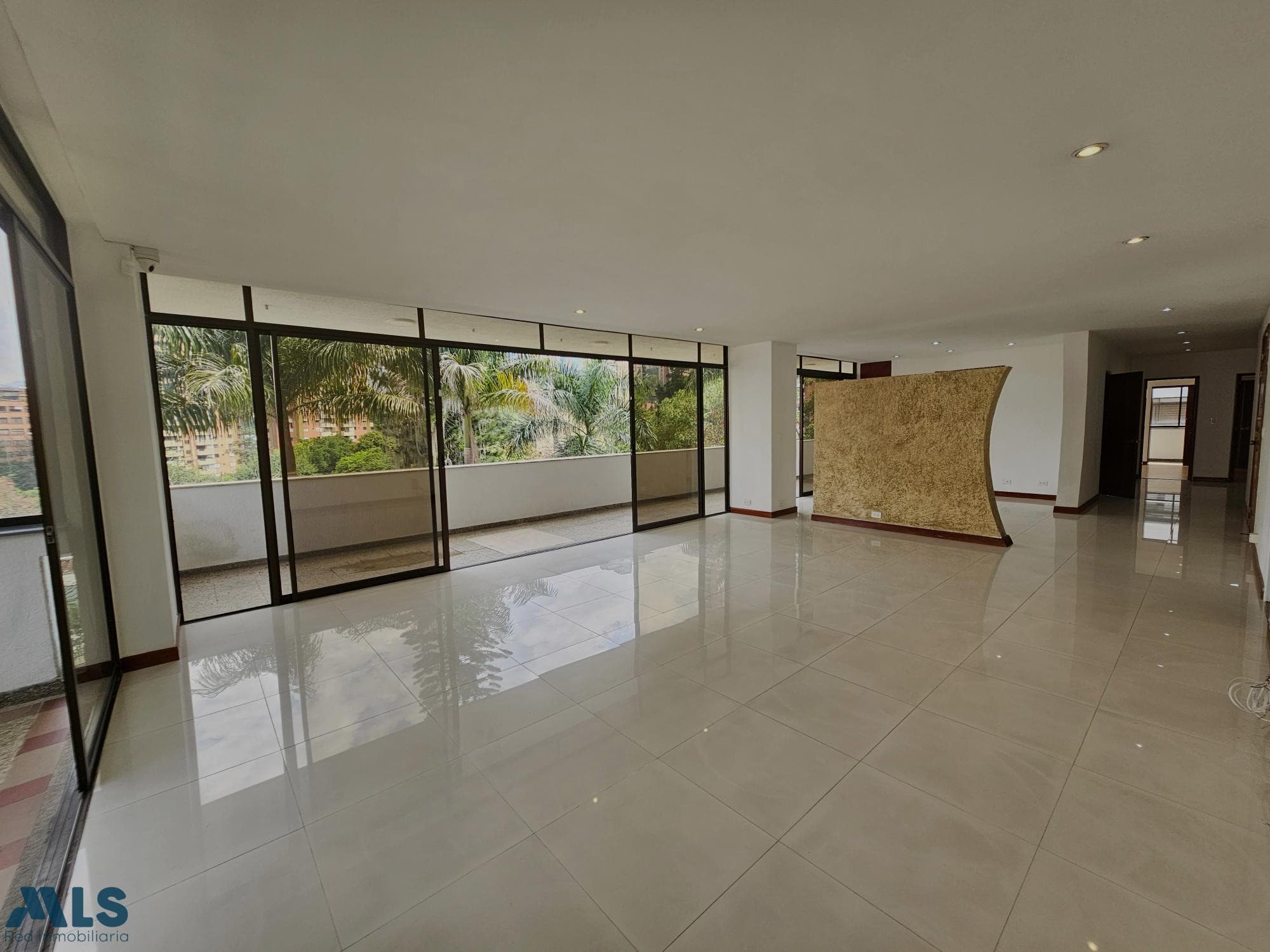 Apartamento en venta en Los Balsos Nº 1, Poblado, Medellín — foto 1 de 28