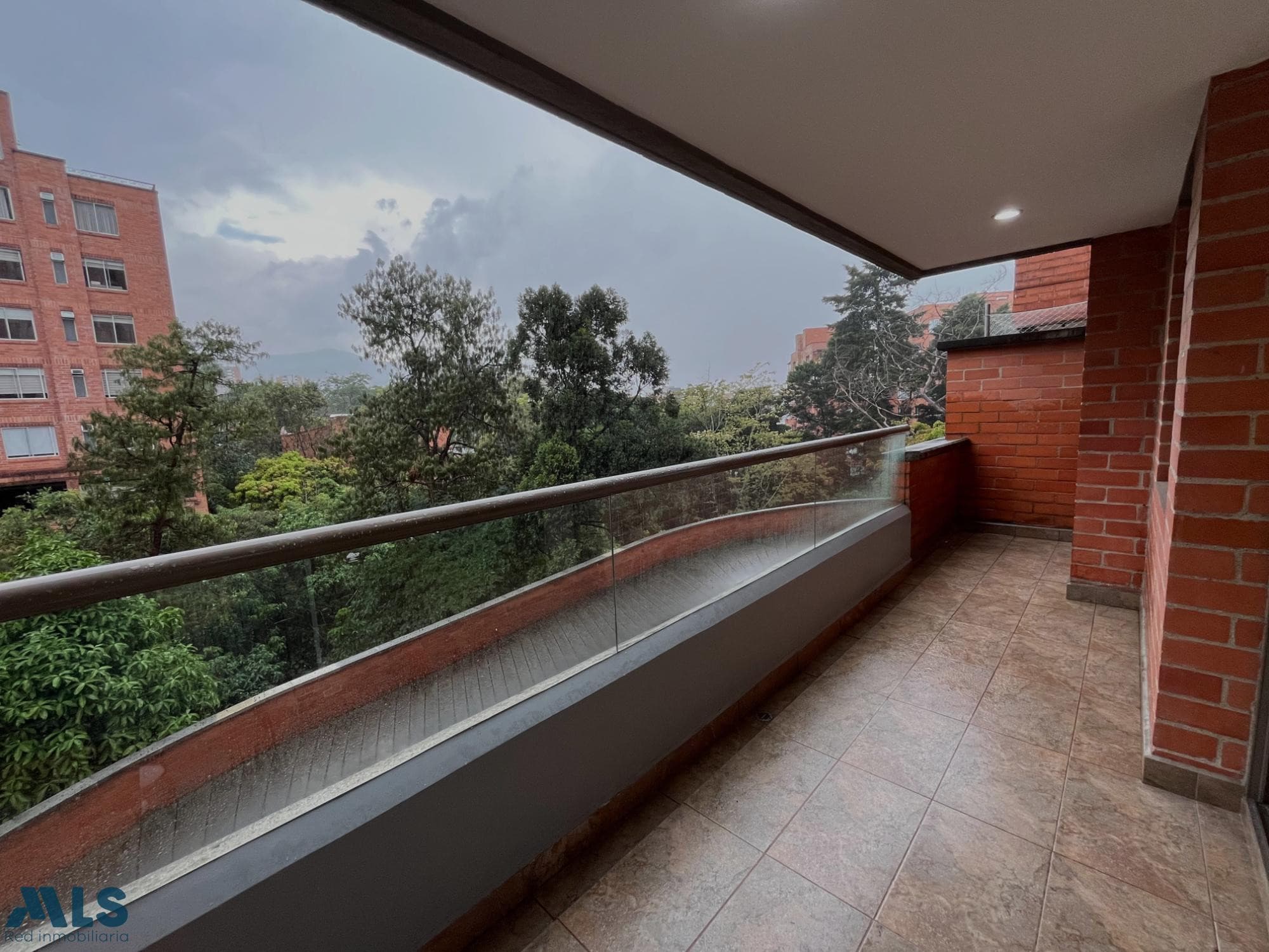 Apartamento en venta en San Lucas, Poblado, Medellín — foto 1 de 28