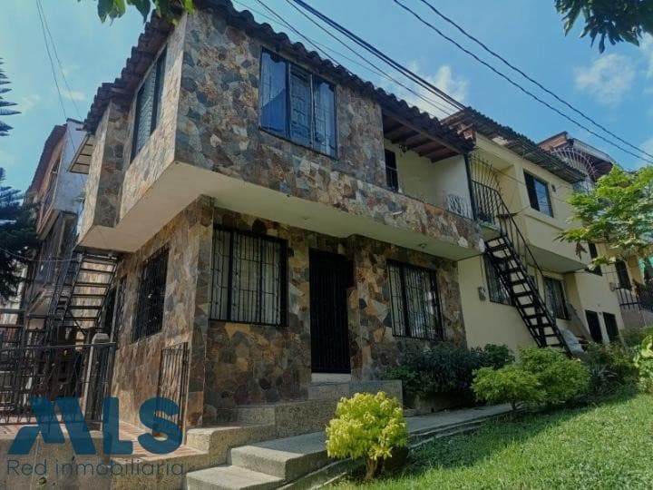 Apartamento en venta en La Colina, Belén Guayabal, Medellín — foto 1 de 13