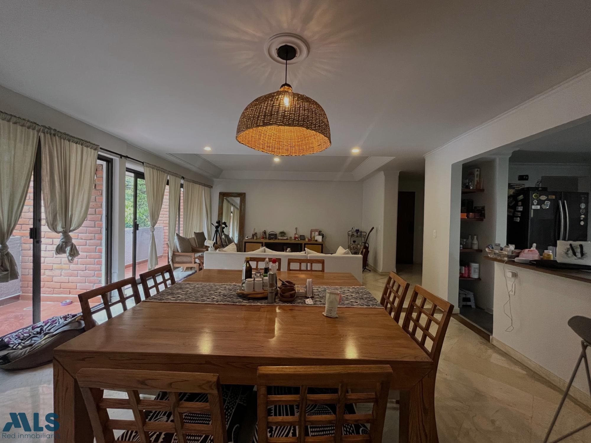 Apartamento en venta en El Tesoro, Poblado, Medellín — foto 1 de 24