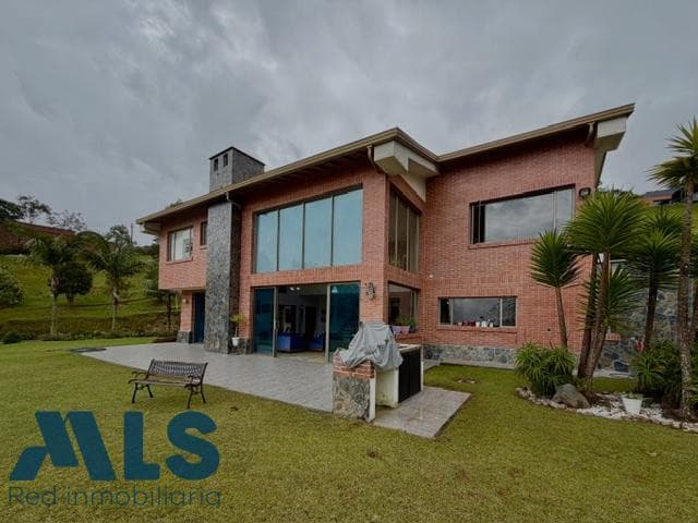 Casa en venta en Alto Del Escobero, Aburra Sur, Envigado — foto 1 de 32