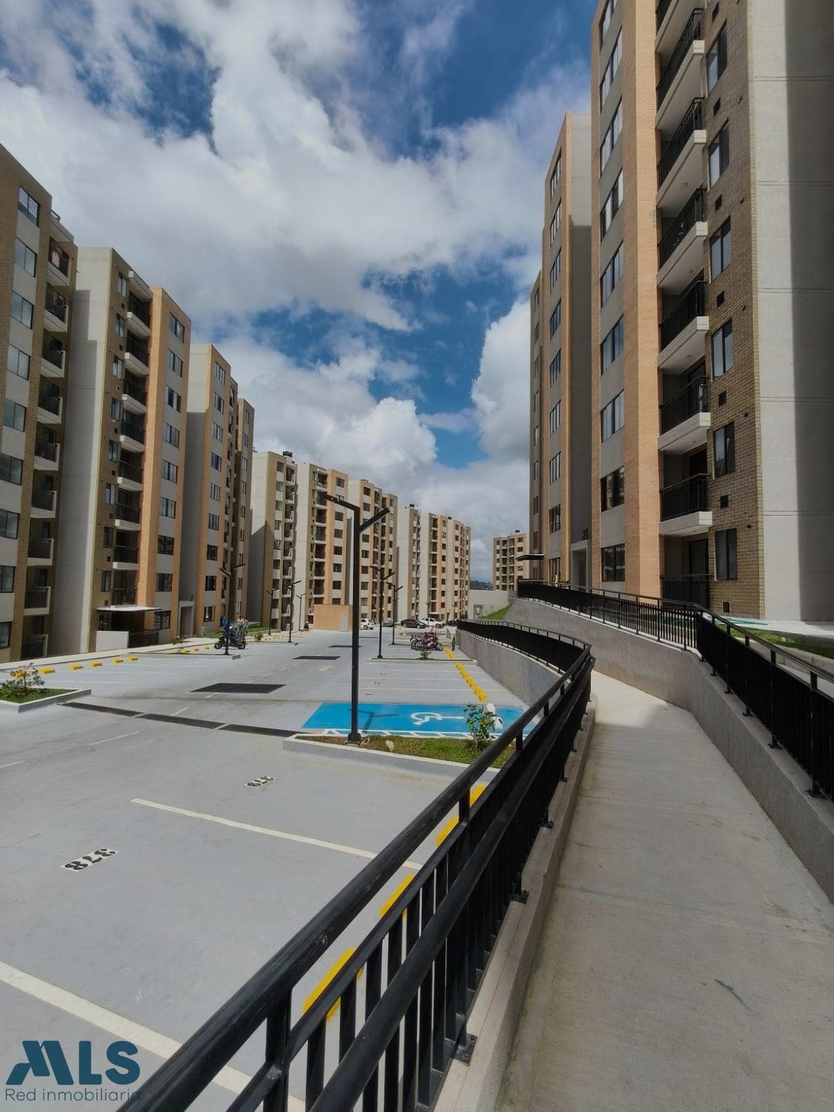 Apartamento en venta en Cuatro Esquinas, Oriente Antioqueño, Rionegro — foto 1 de 24