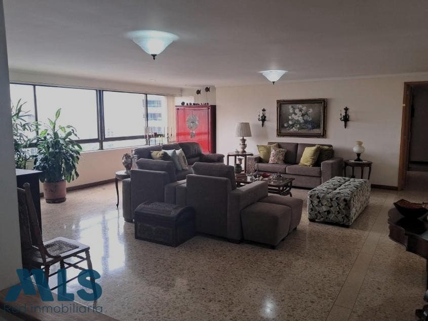 Apartamento en venta en Castropol, Poblado, Medellín — foto 1 de 29
