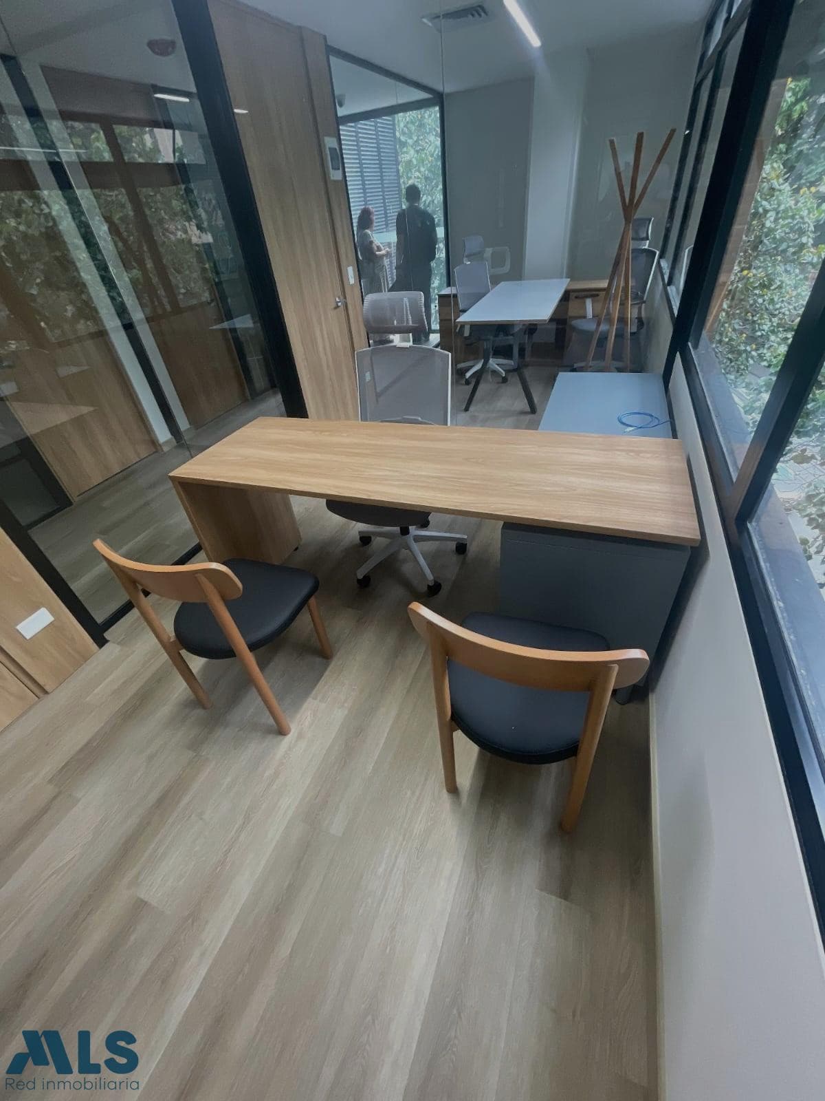 Oficina en venta en Los Colores, Laureles, Medellín — foto 1 de 32