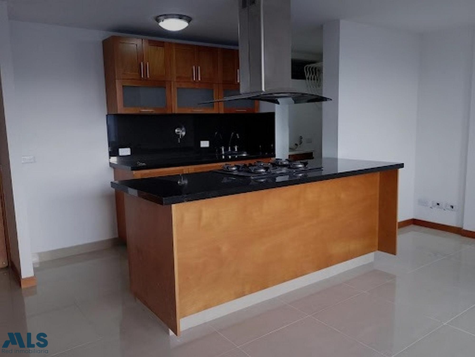 Apartamento en venta en Loma del Indio, Poblado, Medellín — foto 1 de 8