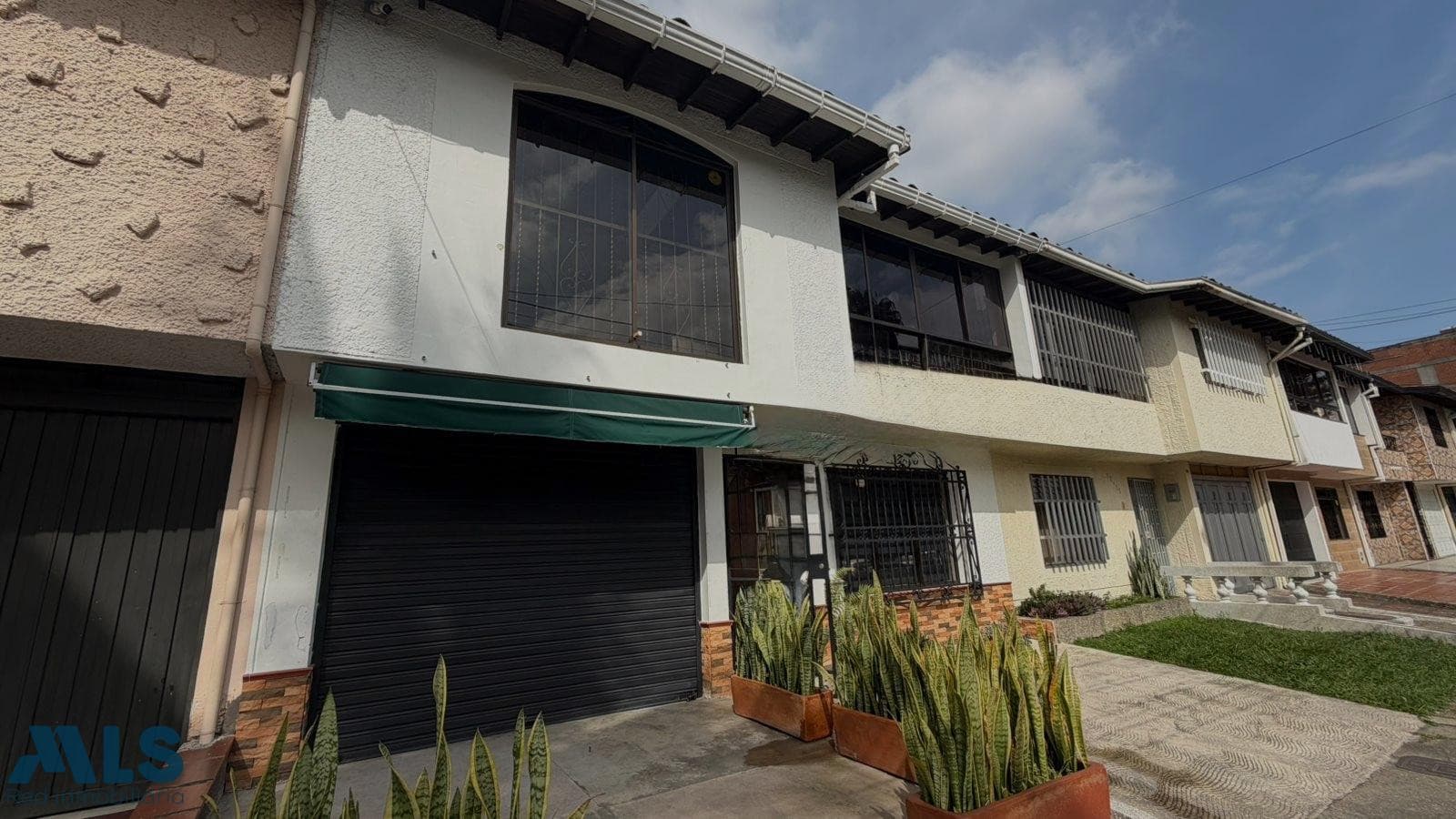 Casa en venta en Malibú, Belén Guayabal, Medellín — foto 1 de 31
