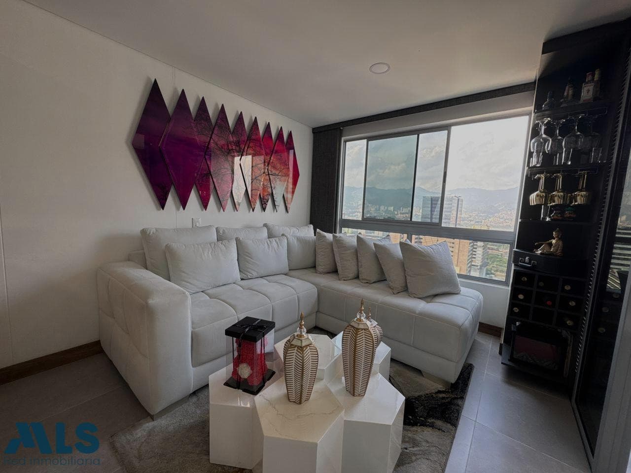 Apartamento en venta en Ciudad del Rio, Poblado, Medellín — foto 1 de 18