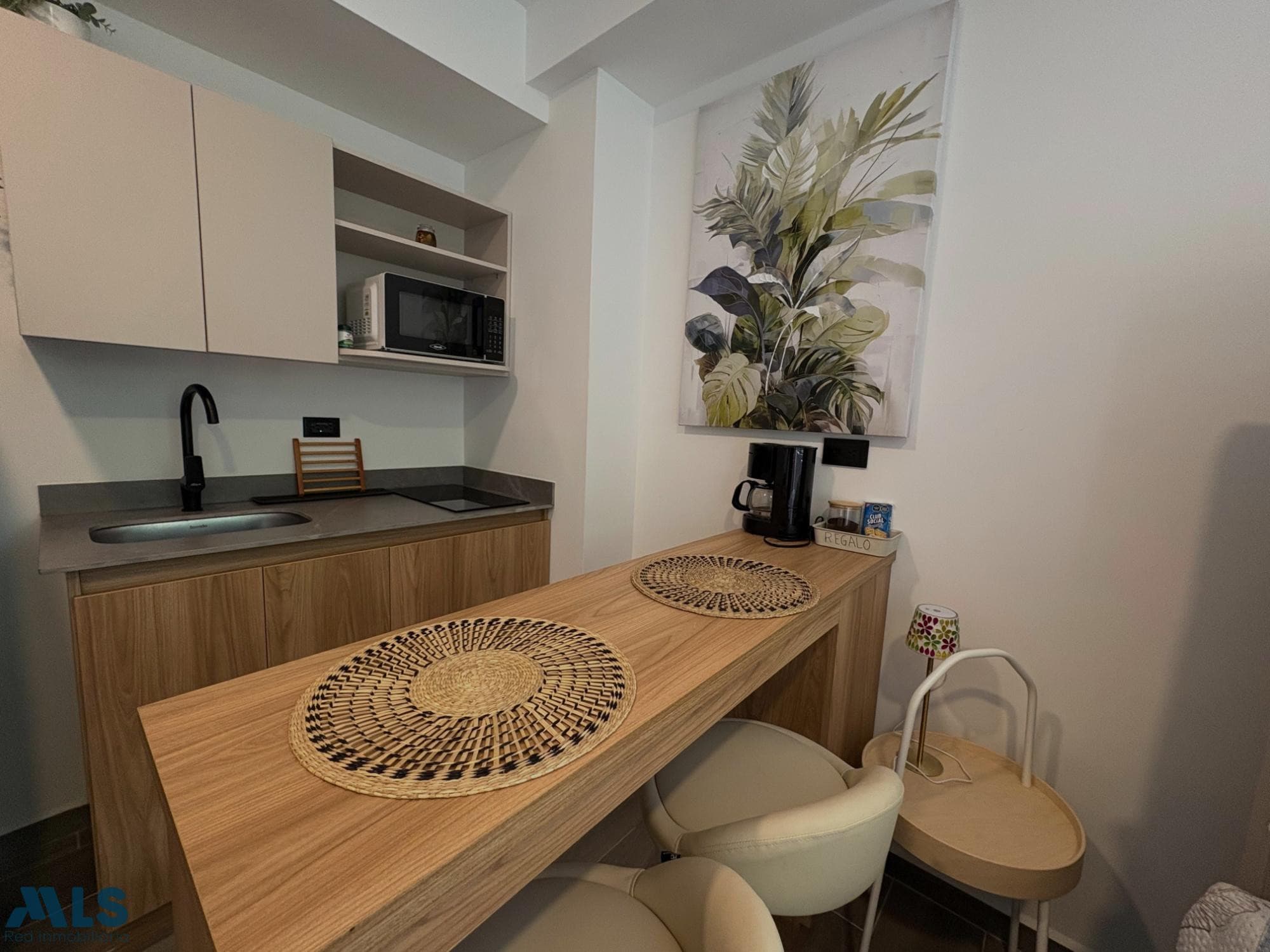 Apartamento en venta en Estadio, Laureles, Medellín — foto 1 de 13