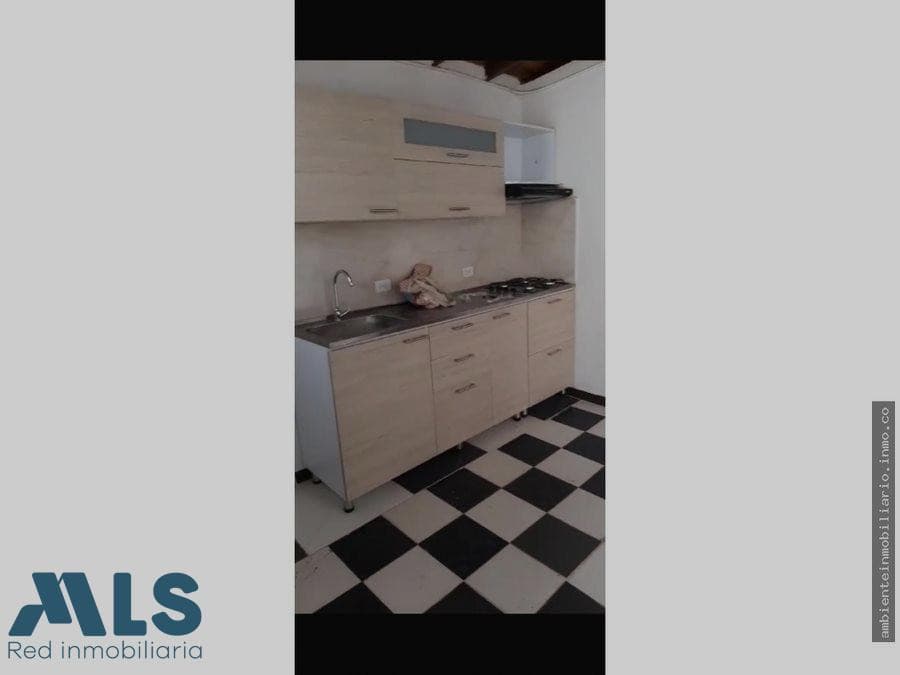 Apartamento en venta en Manrique Central Nº 1, Centro, Medellín — foto 1 de 23