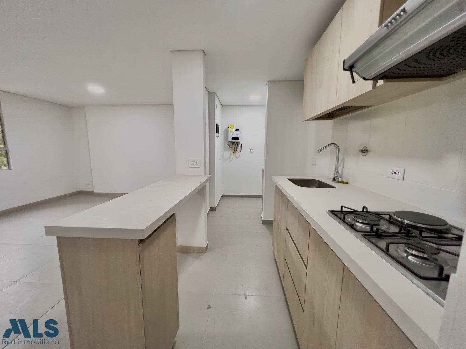 Apartamento en venta en Loma Del Indio, Poblado, Medellín — foto 1 de 17