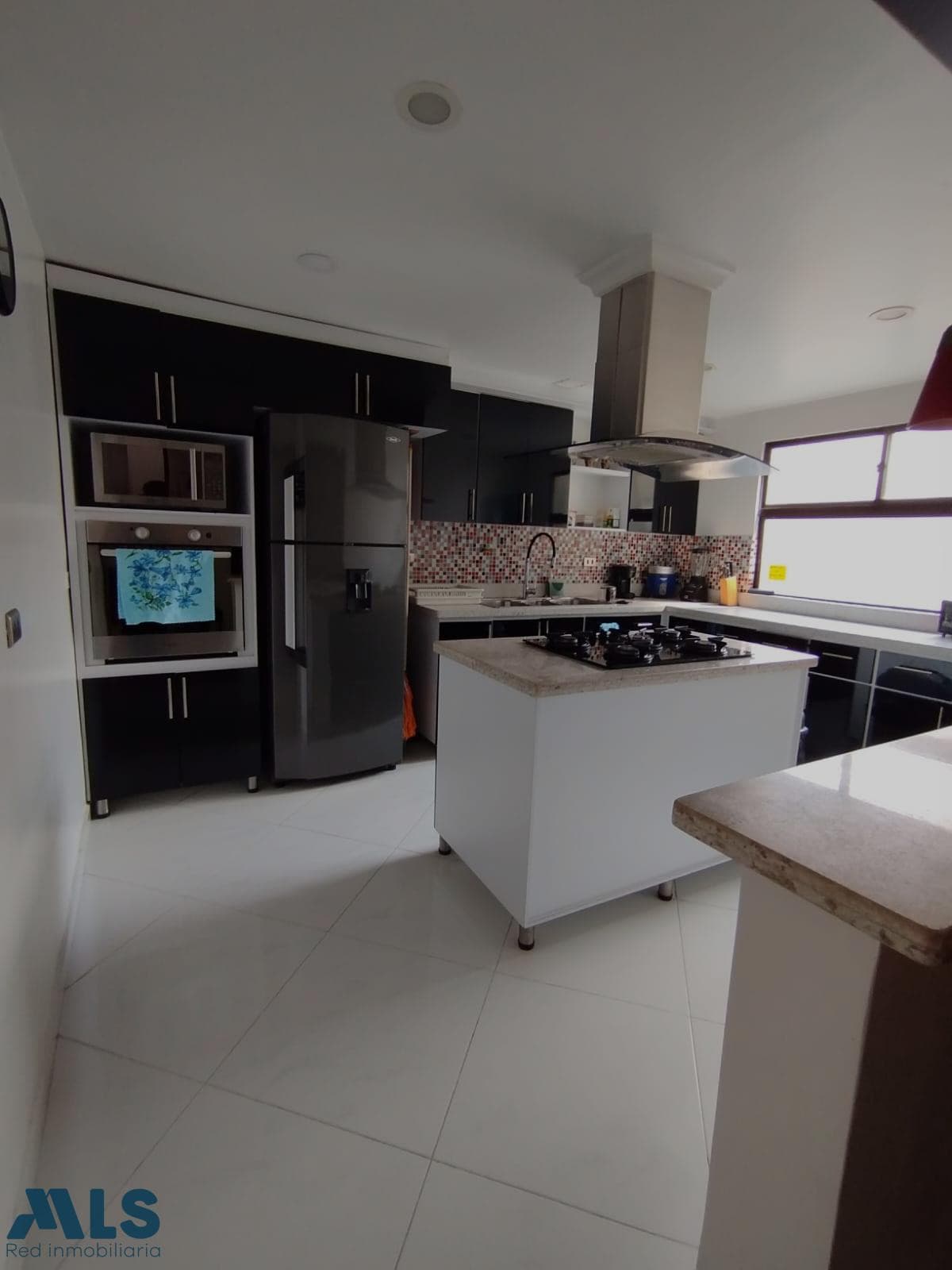 Apartamento en venta en La Consolata, Laureles, Medellín — foto 1 de 25