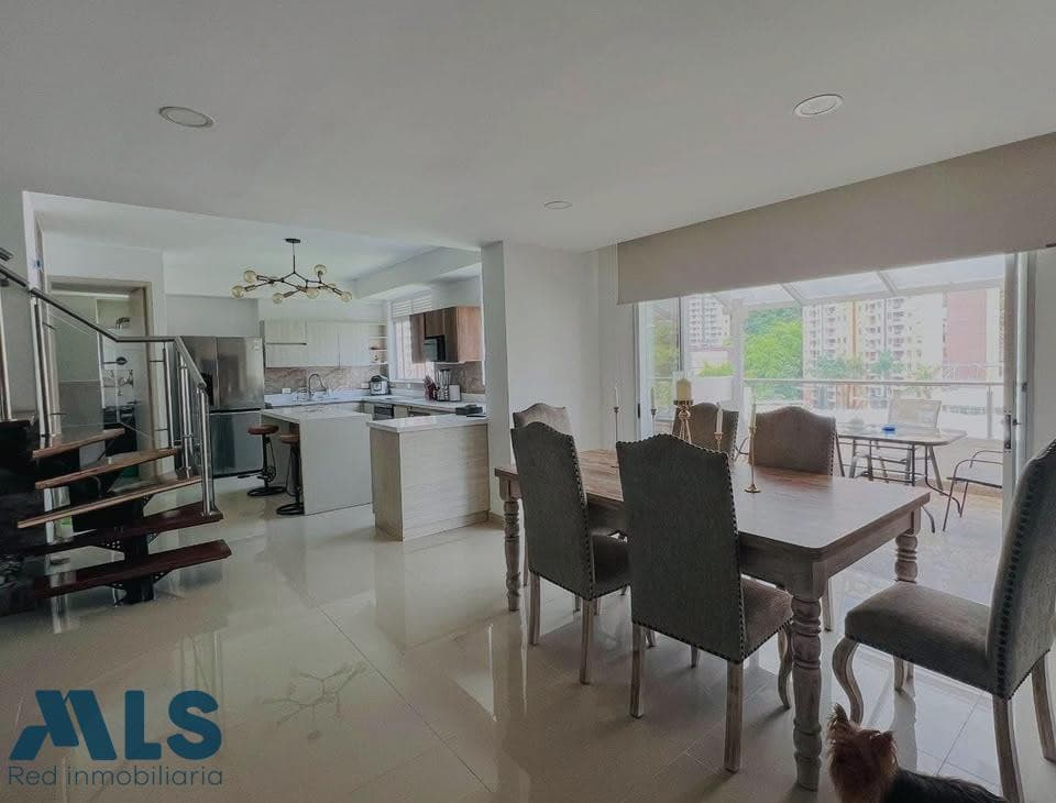 Apartamento en venta en La Cuenca, Aburra Sur, Envigado — foto 1 de 19