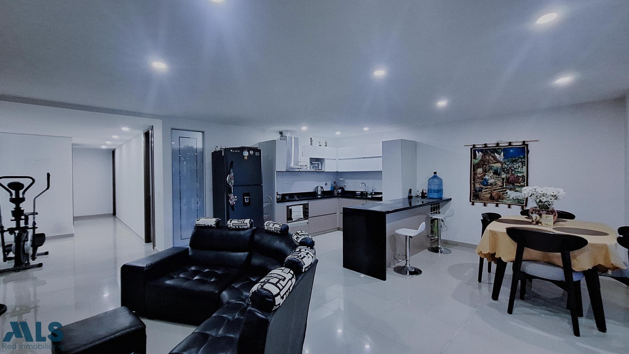 Apartamento en venta en El Nogal Los Almendros, Belén Guayabal, Medellín — foto 1 de 26