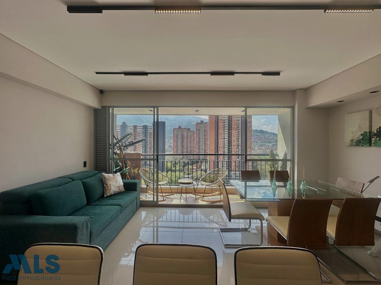 Apartamento en venta en Niquia, Norte, Bello — foto 1 de 17
