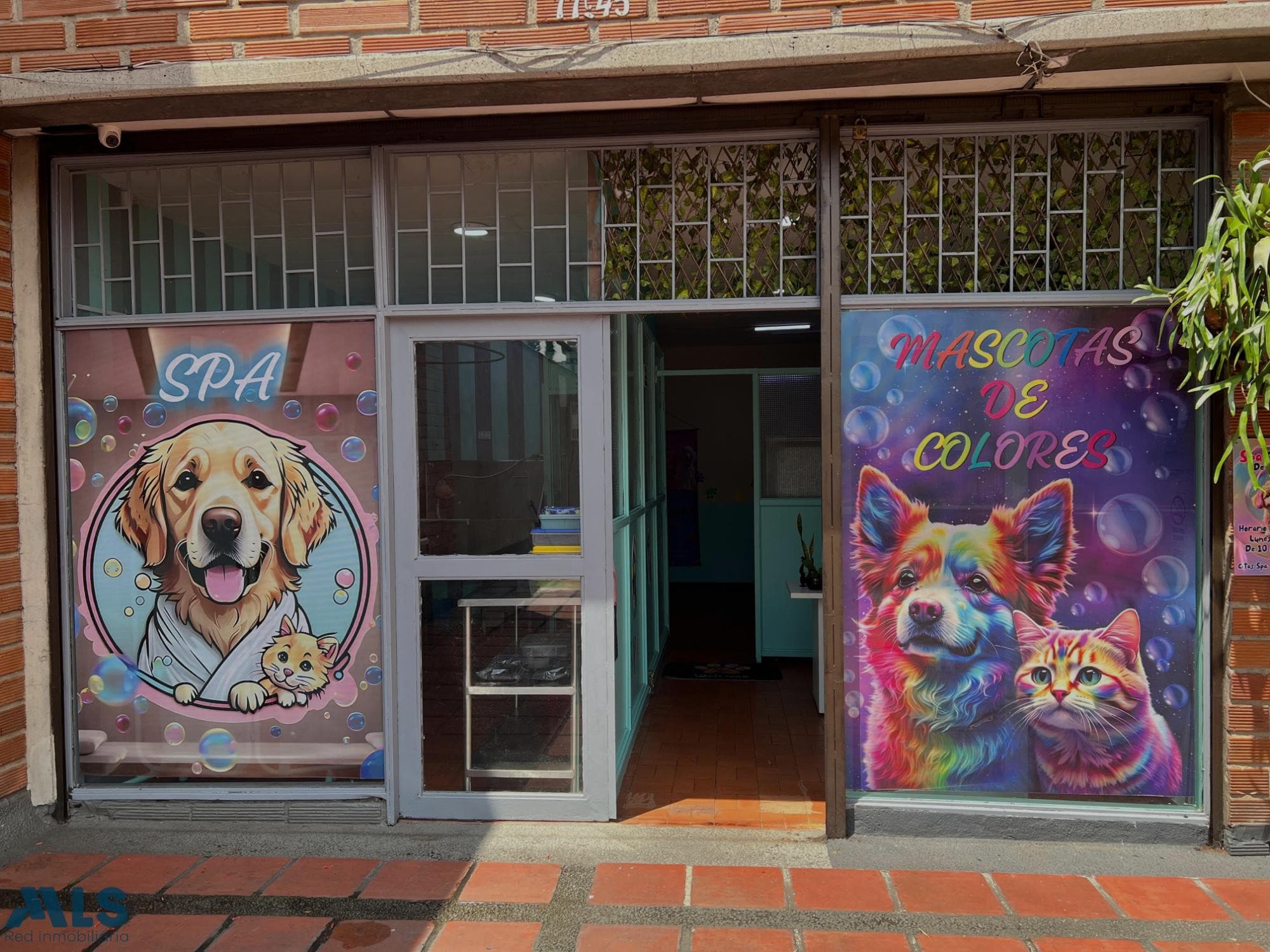 Local Comercial en venta en Los Colores, Laureles, Medellín — foto 1 de 9