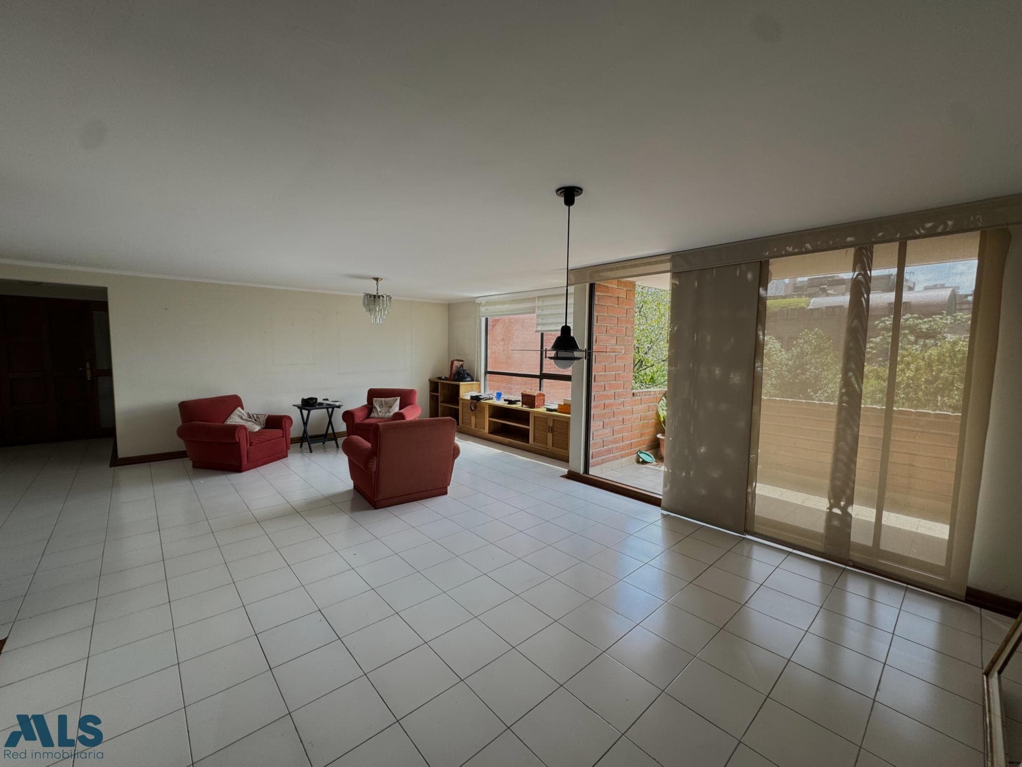 Apartamento en venta en Lalinde, Poblado, Medellín — foto 1 de 12