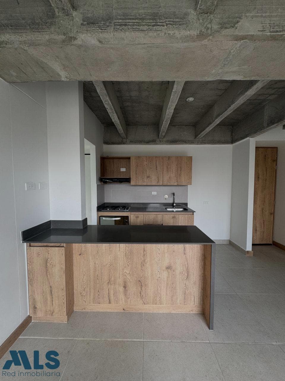 Apartamento en venta en Loma del Indio, Poblado, Medellín — foto 1 de 28