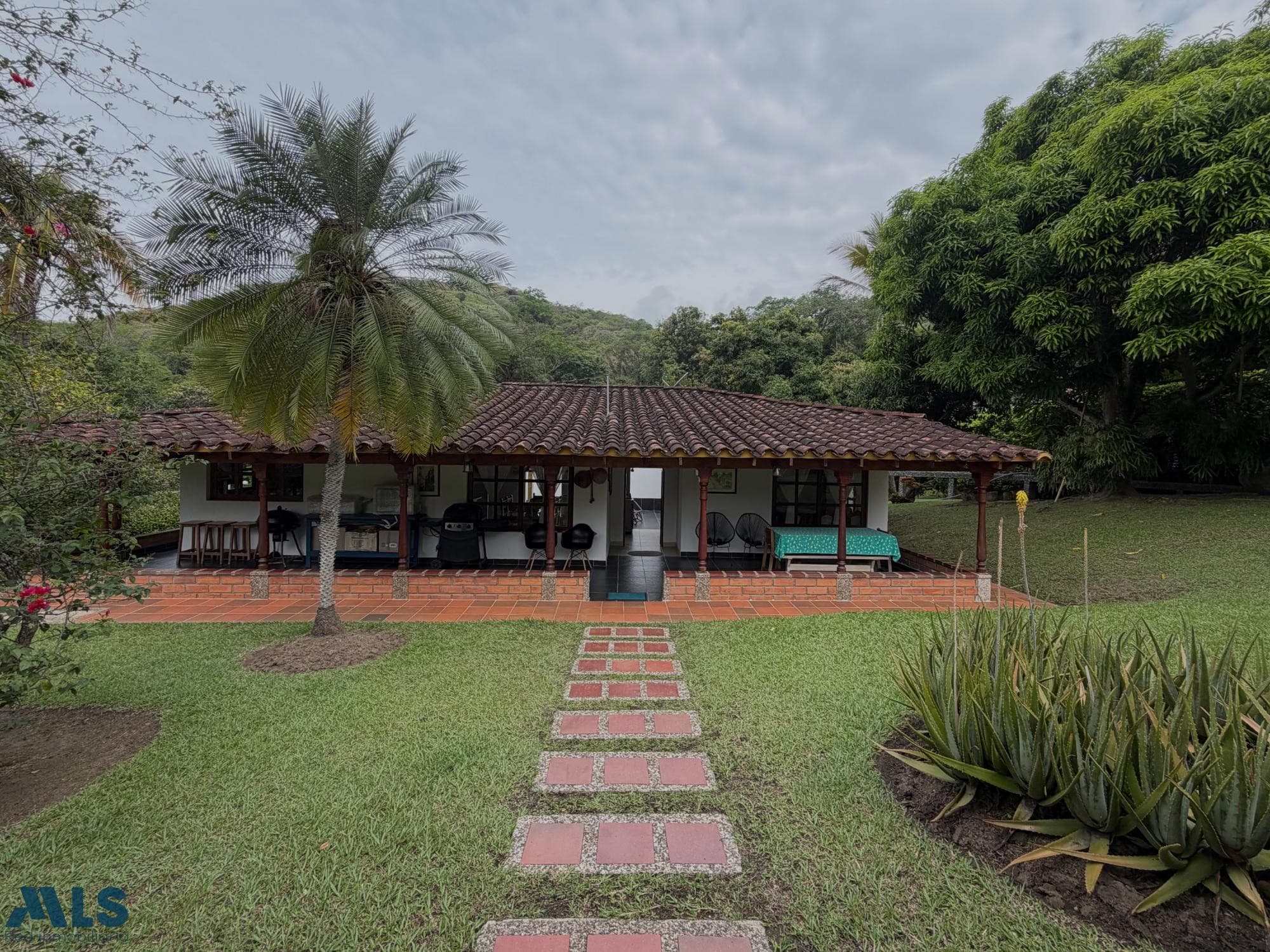 Finca Recreativa en venta en V. El Rincón, Occidente Antioqueño, San Jerónimo — foto 1 de 36