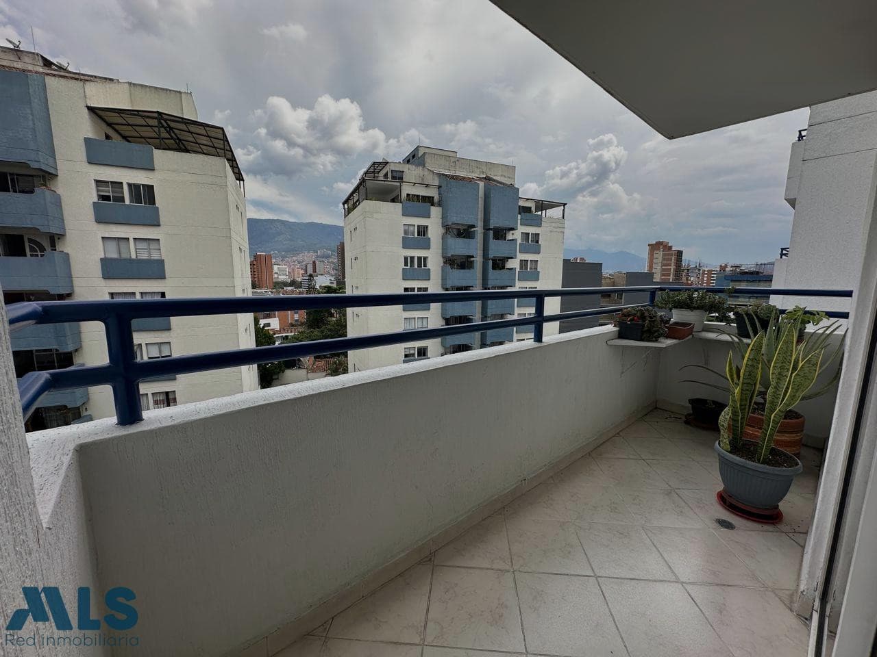 Apartamento en venta en Los Colores, Laureles, Medellín — foto 1 de 16