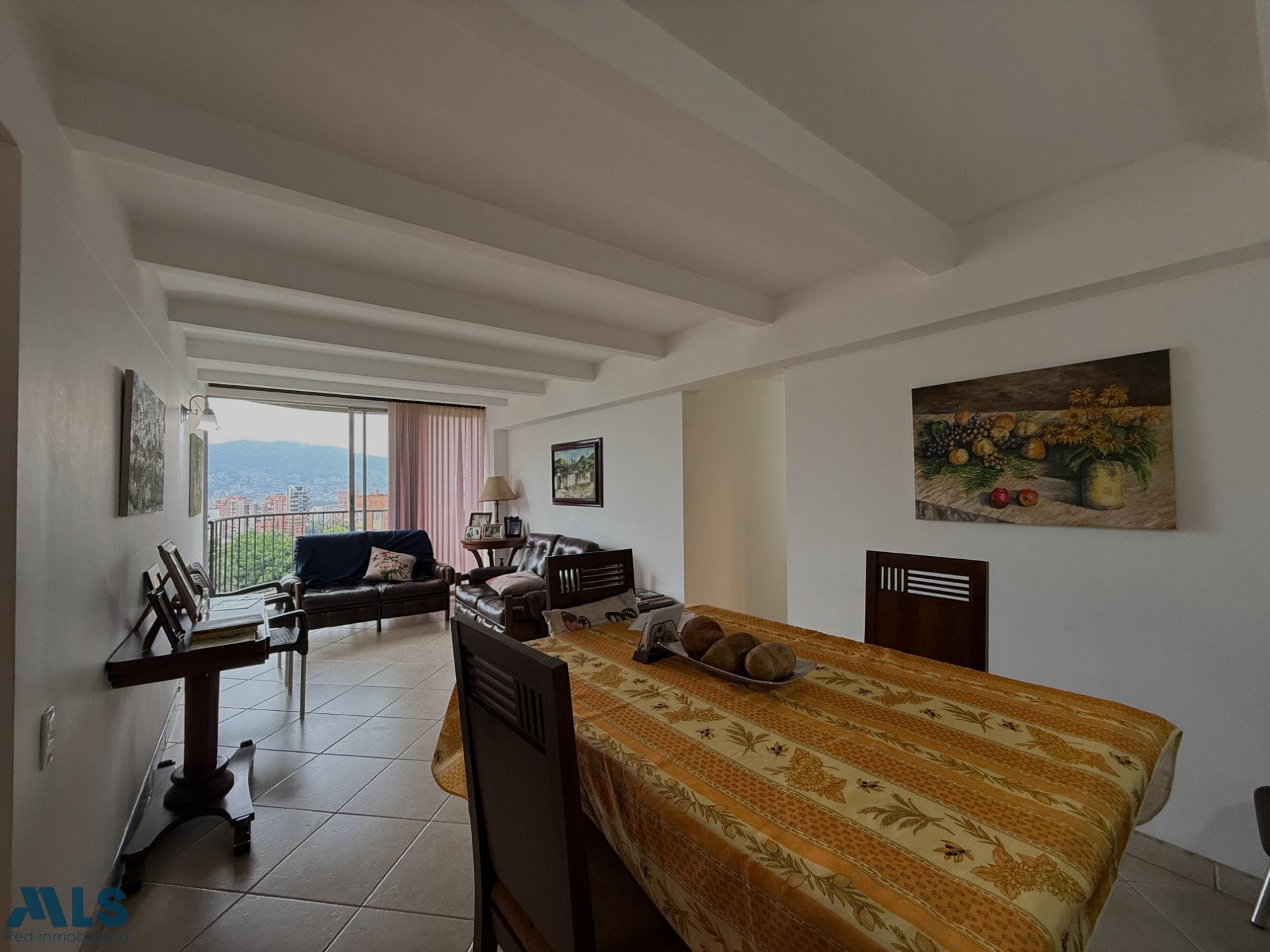 Apartamento en venta en La Visitación, Poblado, Medellín — foto 1 de 27