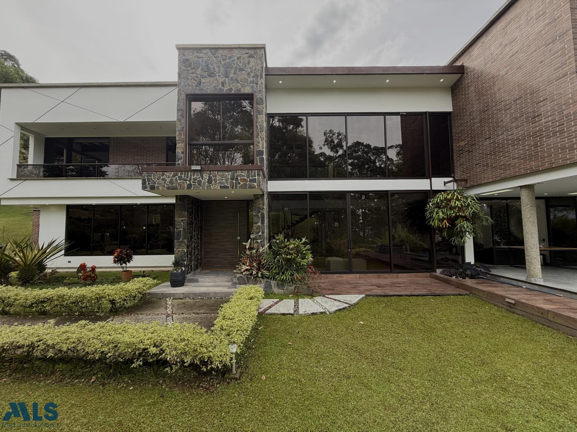 Casa en venta en Loma Del Escobero, Aburra Sur, Envigado — foto 1 de 73