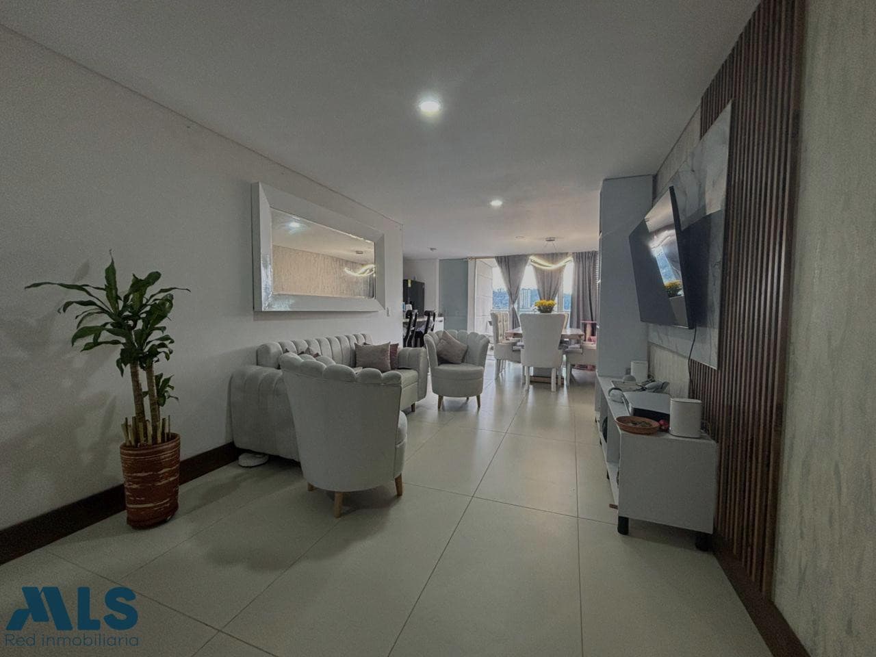 Apartamento en venta en V. Las Lomitas, Aburra Sur, Sabaneta — foto 1 de 18