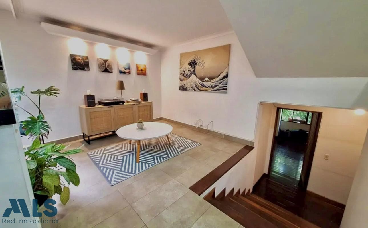 Apartamento en venta en Lalinde, Poblado, Medellín — foto 1 de 19