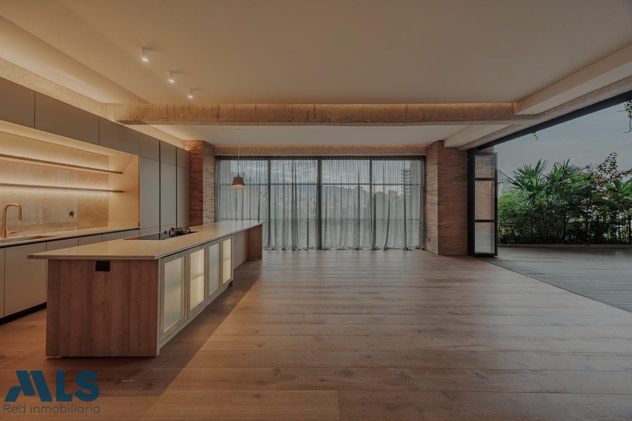 Apartamento en venta en Las Lomas Nº 1, Poblado, Medellín — foto 1 de 24