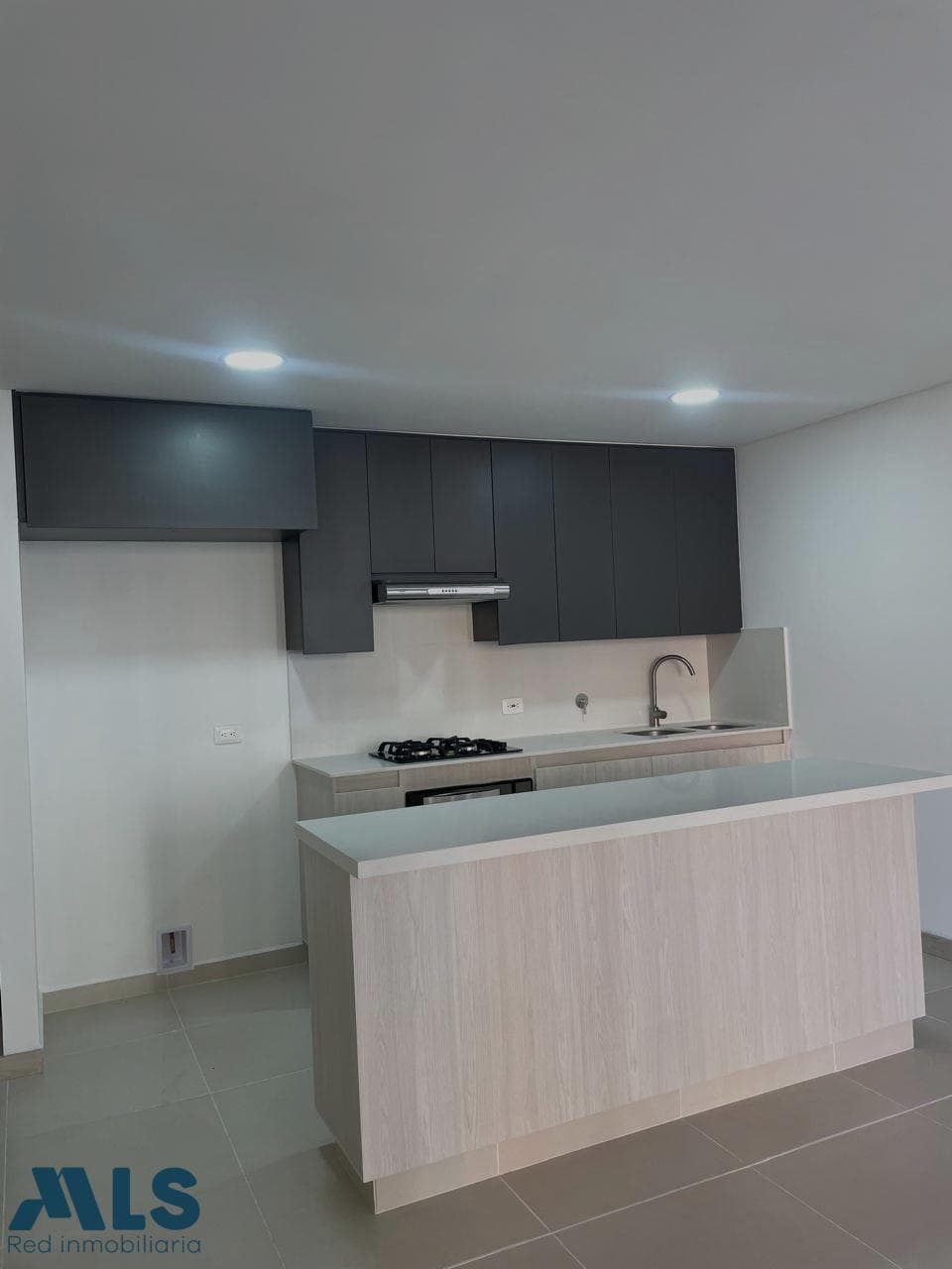 Apartamento en venta en Loma De Los Mesa, Aburra Sur, Envigado — foto 1 de 23