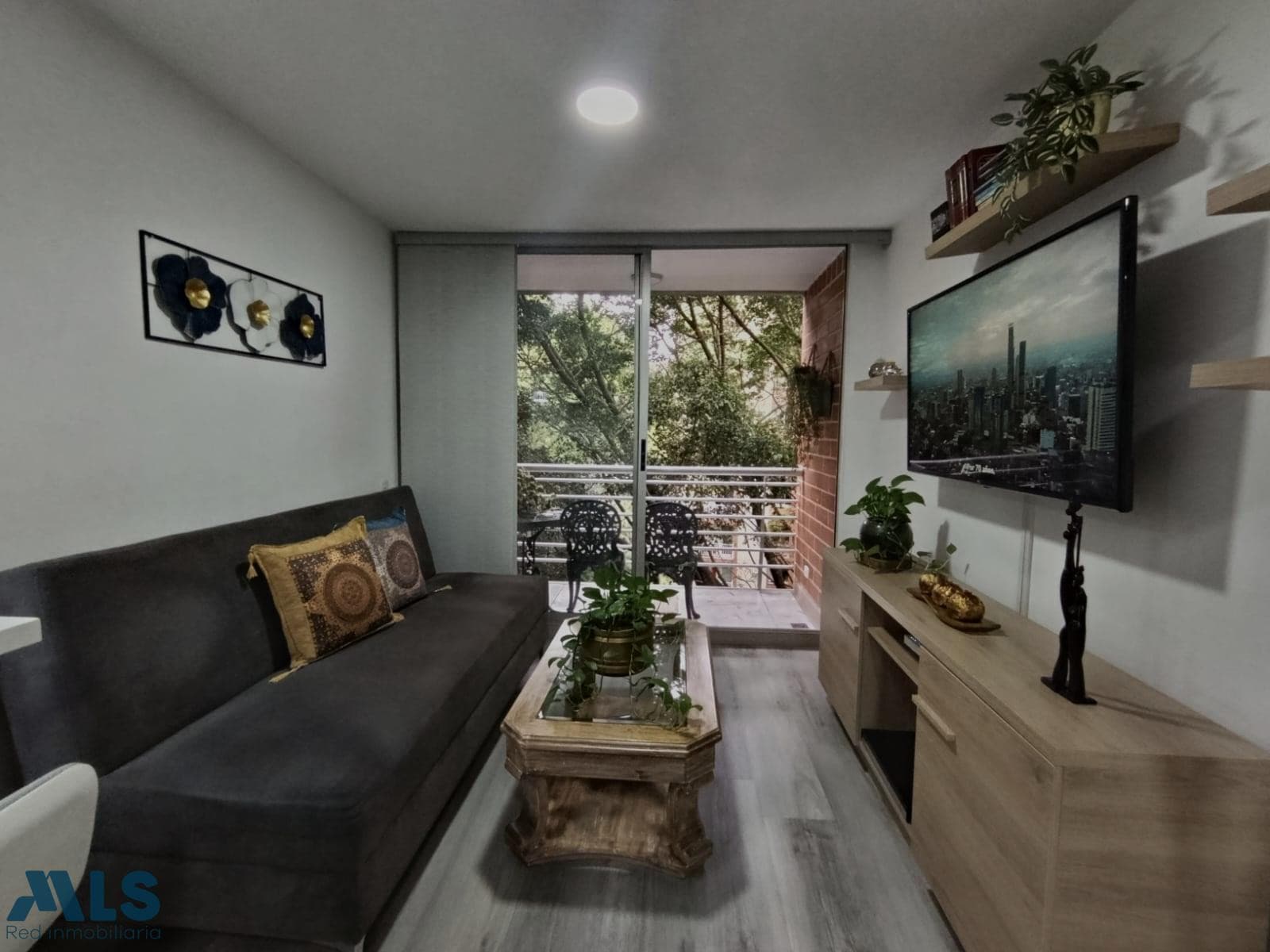 Apartamento en venta en Castropol, Poblado, Medellín — foto 1 de 13