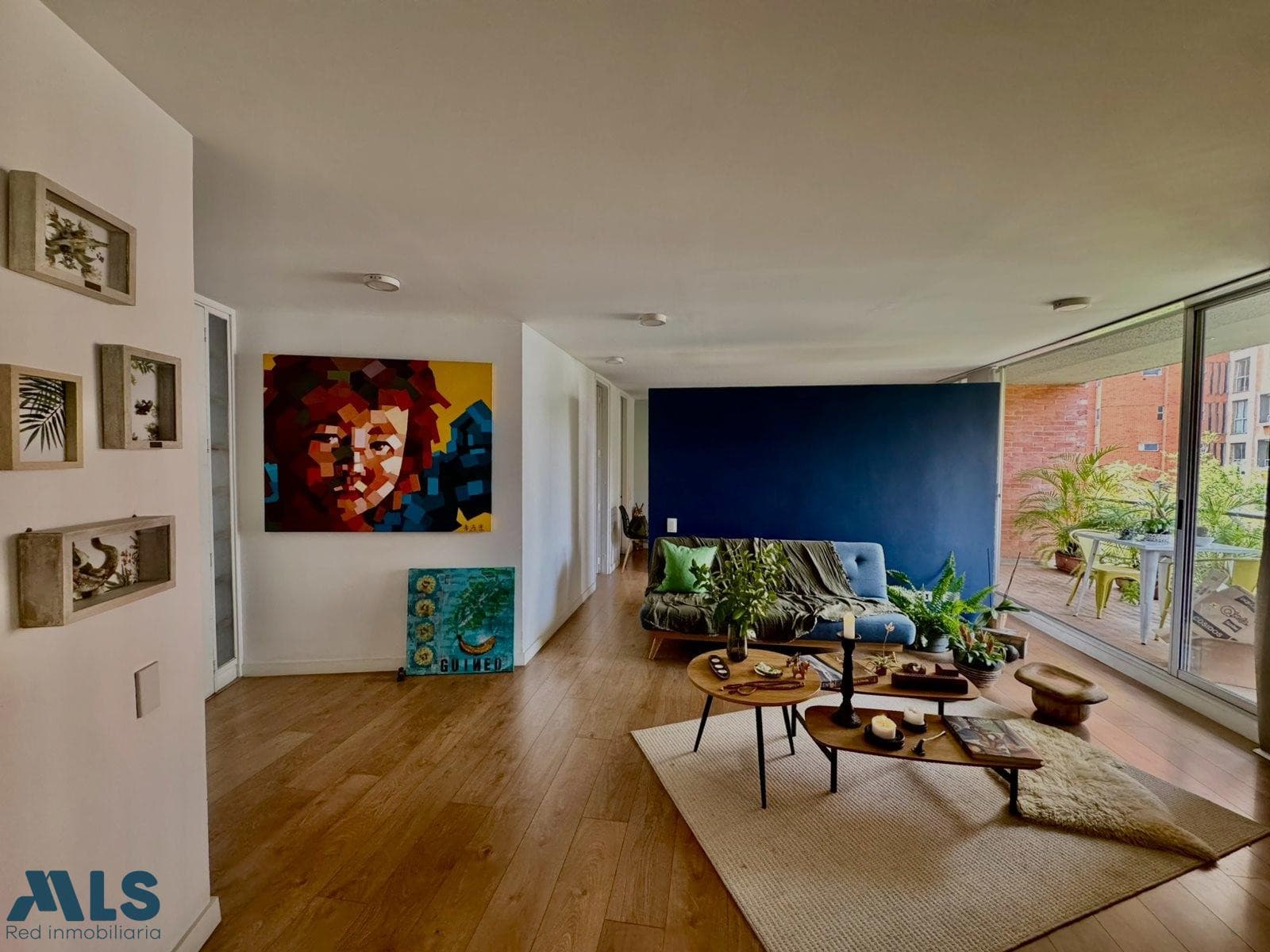 Apartamento en venta en Lalinde, Poblado, Medellín — foto 1 de 14