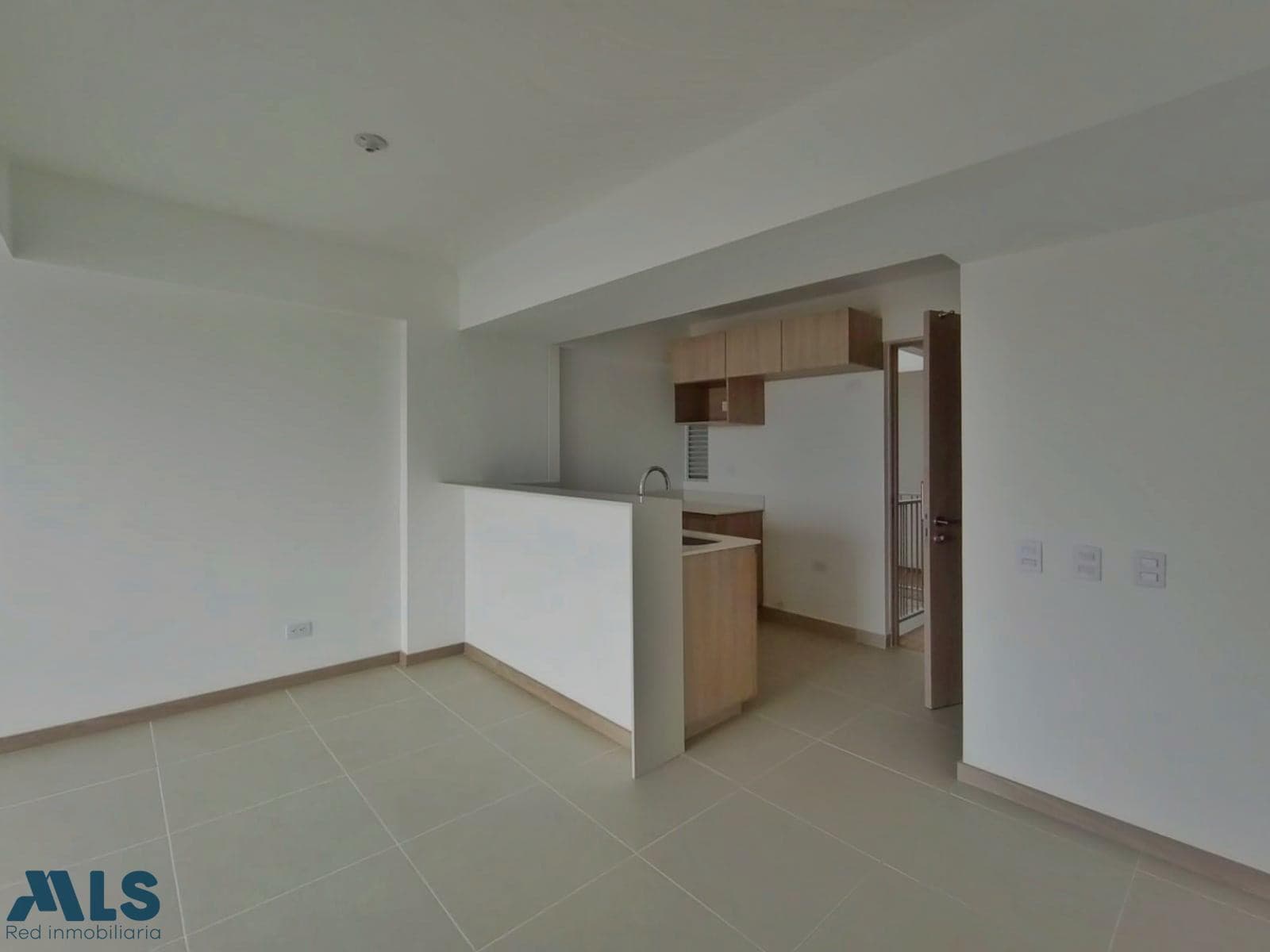 Apartamento en venta en Alcaravanes, Oriente Antioqueño, Marinilla — foto 1 de 16