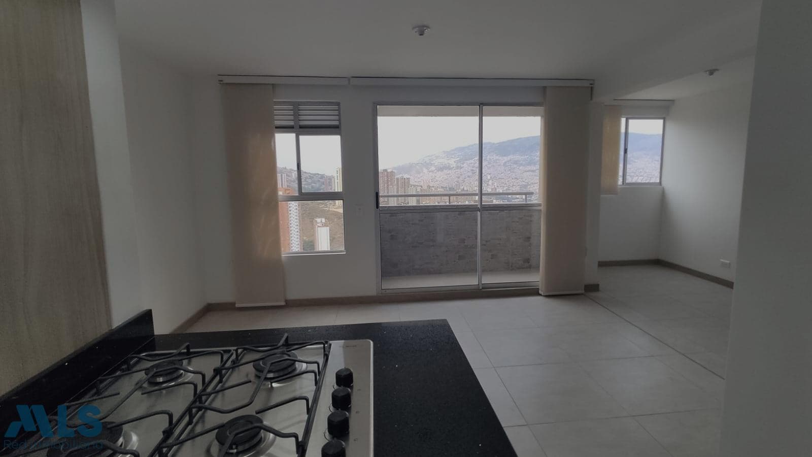 Apartamento en venta en Calasanz Parte Alta, Occidente, Medellín — foto 1 de 46